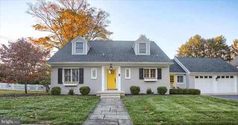 155 OAK LANE HERSHEY PA 17033