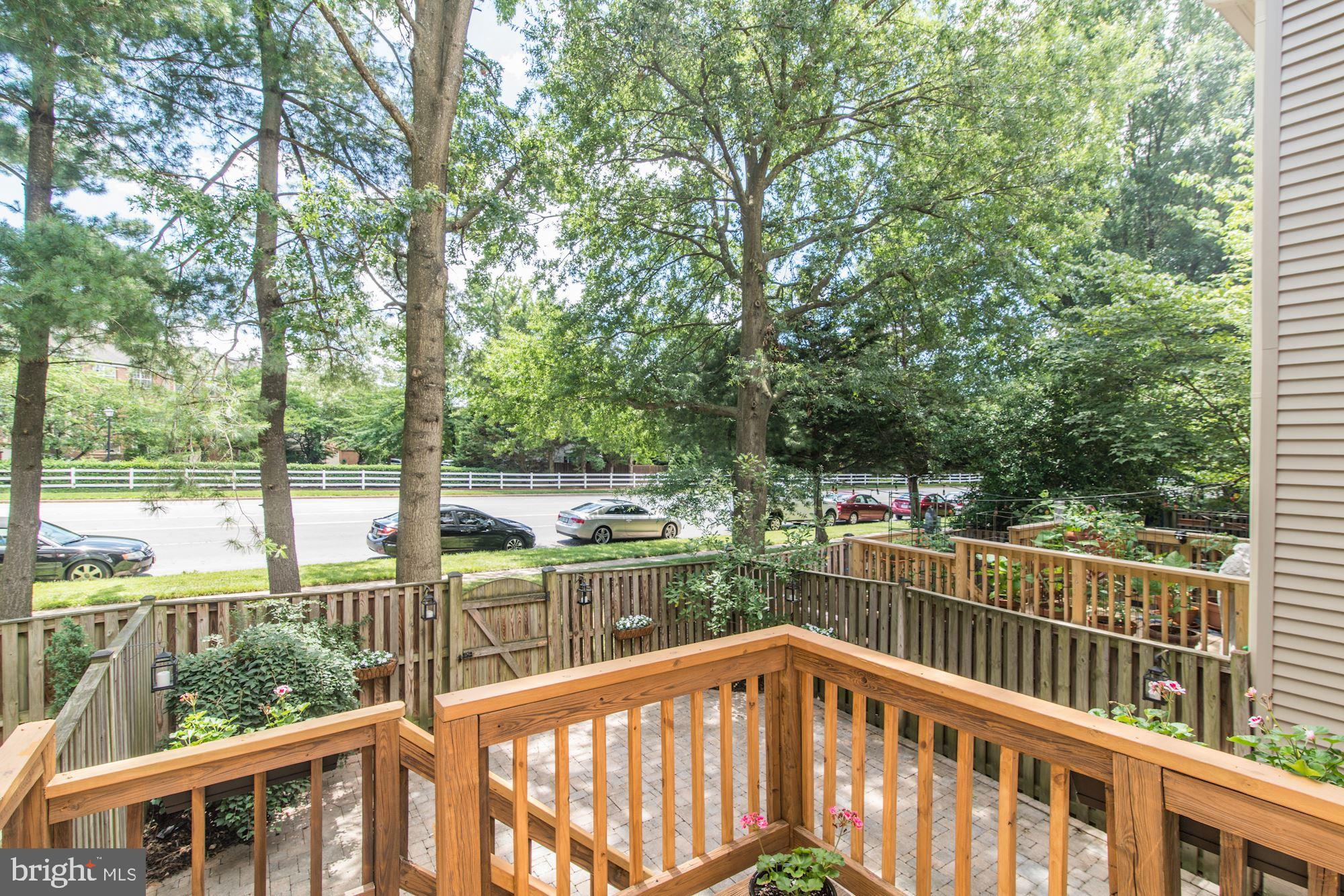 COUNTRY CREEK - Residential