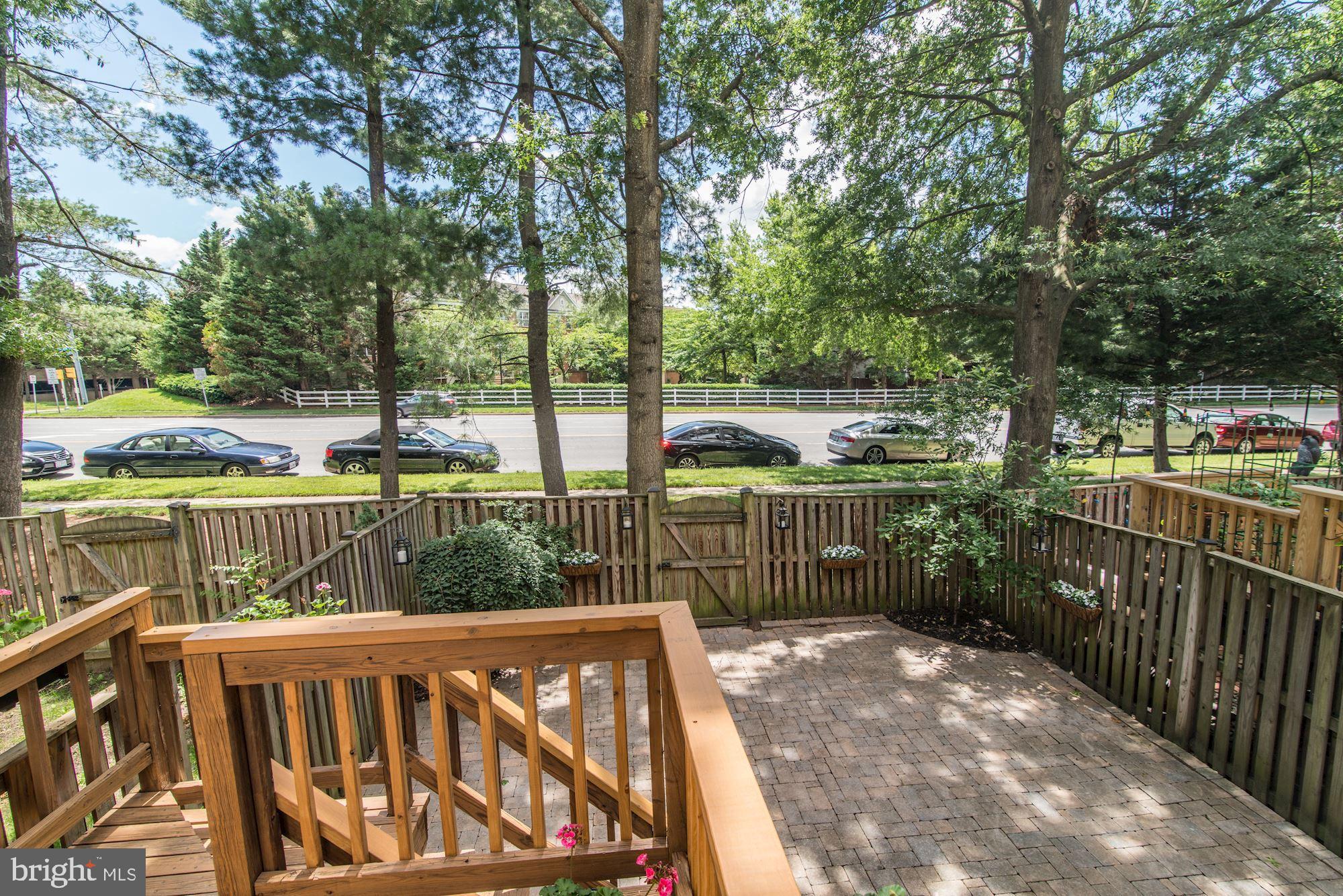 COUNTRY CREEK - Residential