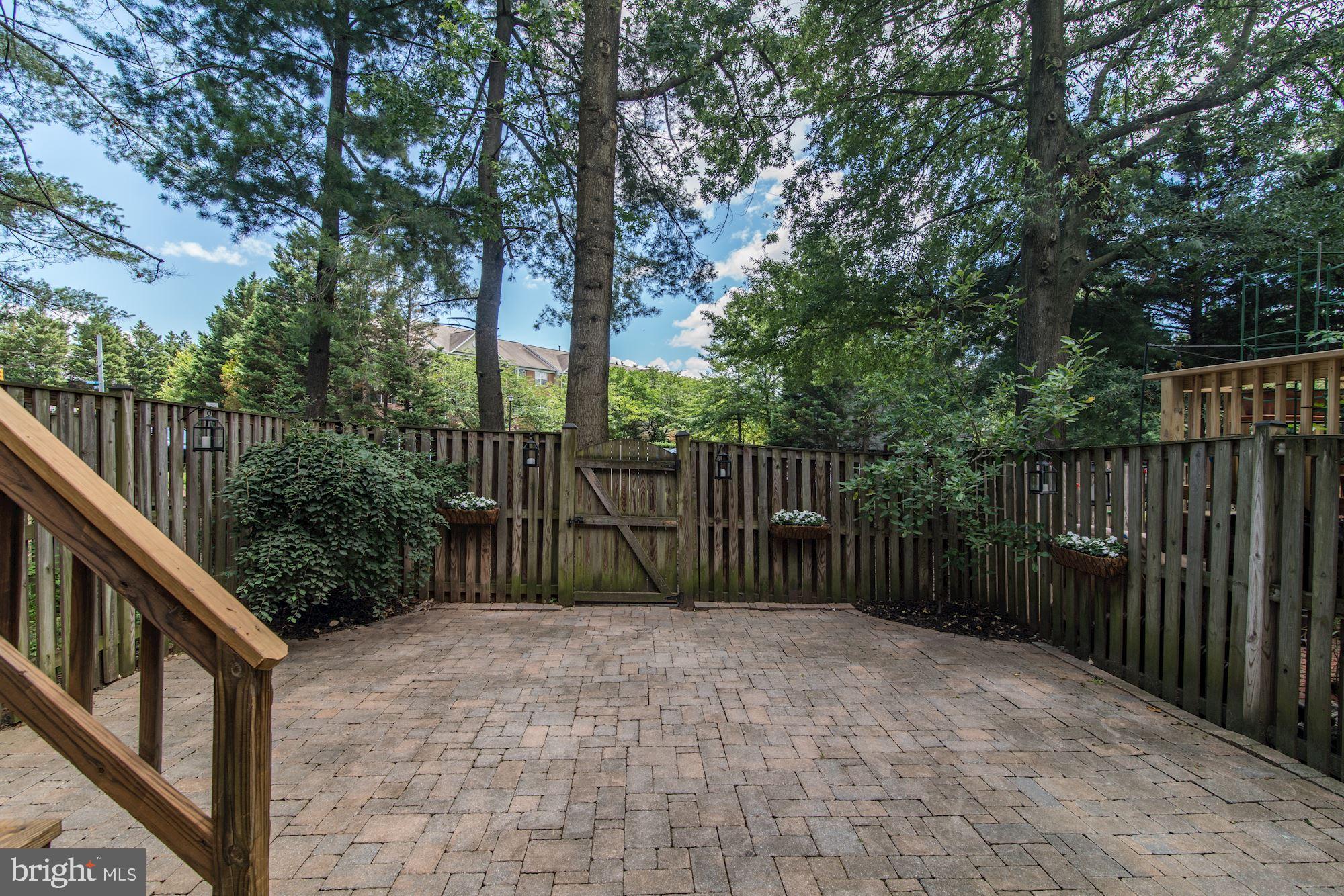 COUNTRY CREEK - Residential