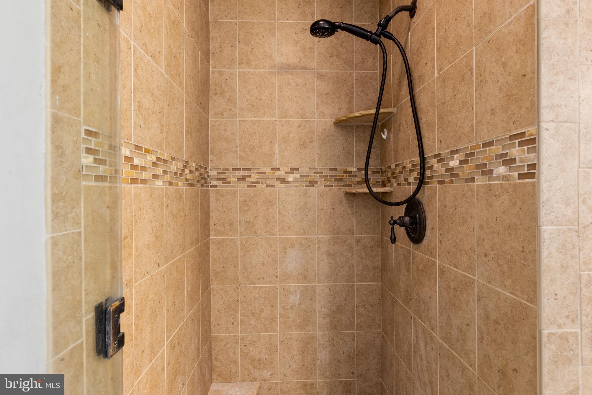 LAKE WILDERNESS - Residential