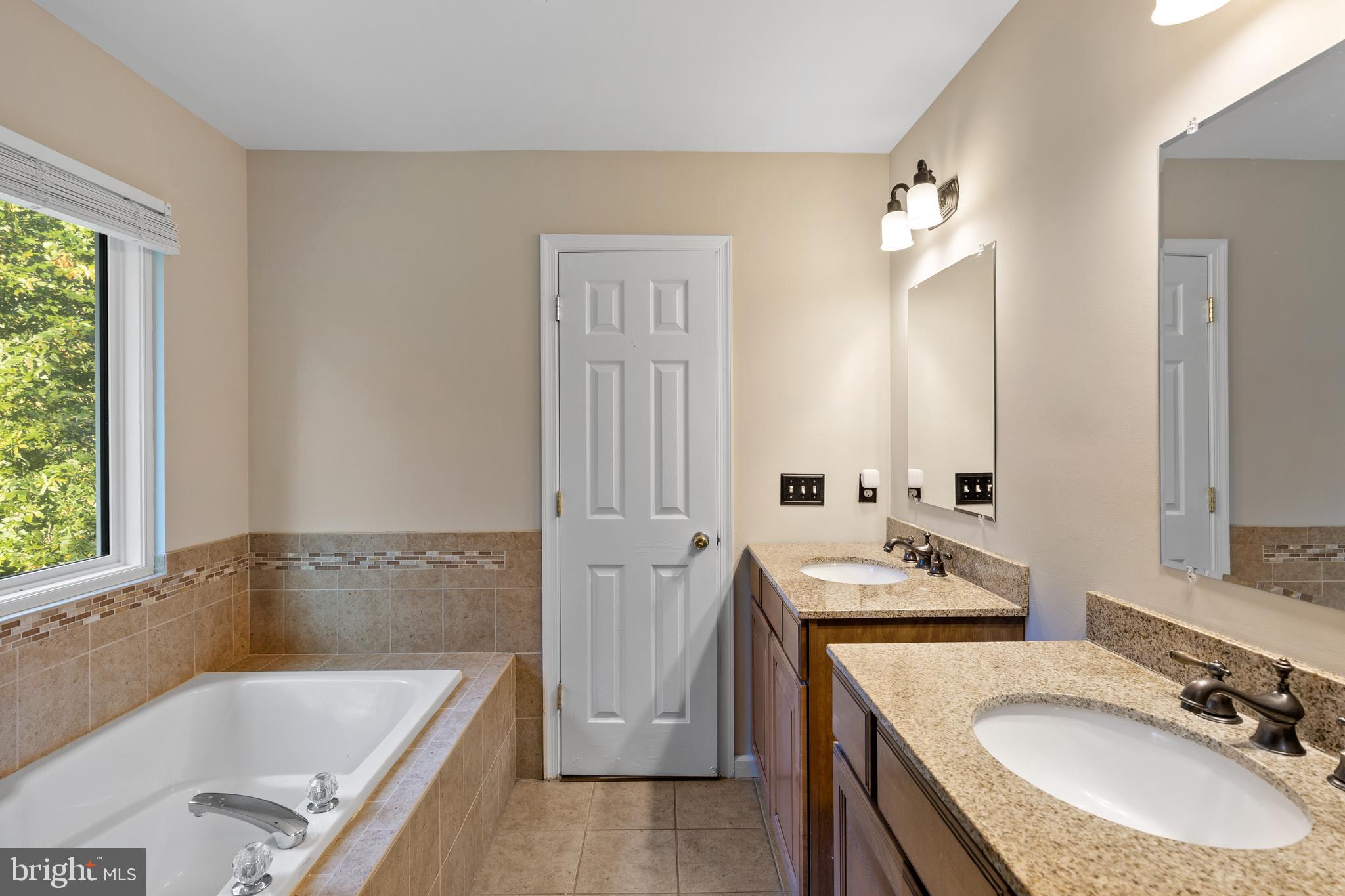 LAKE WILDERNESS - Residential