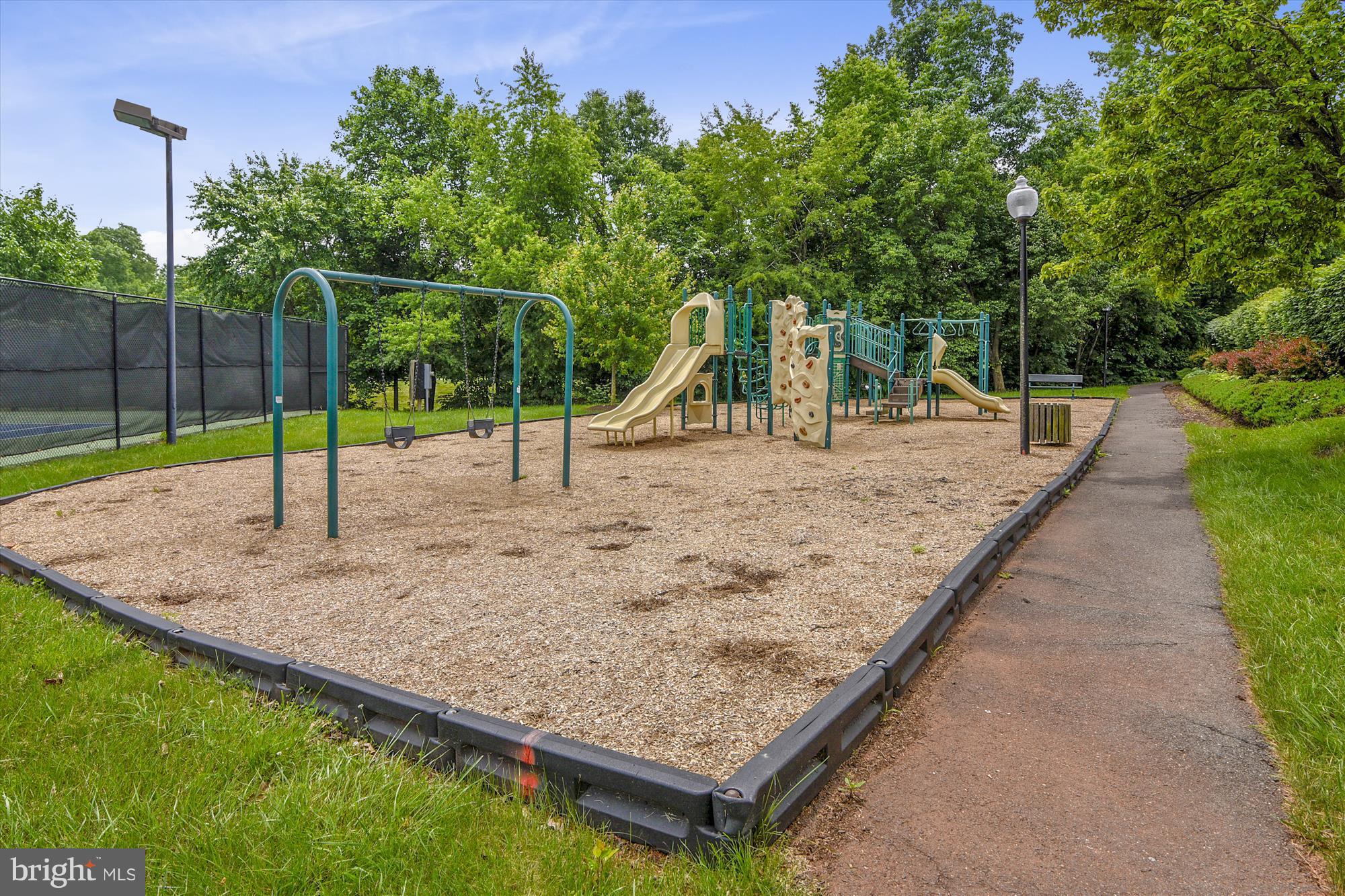 POTOMAC LAKES - Residential