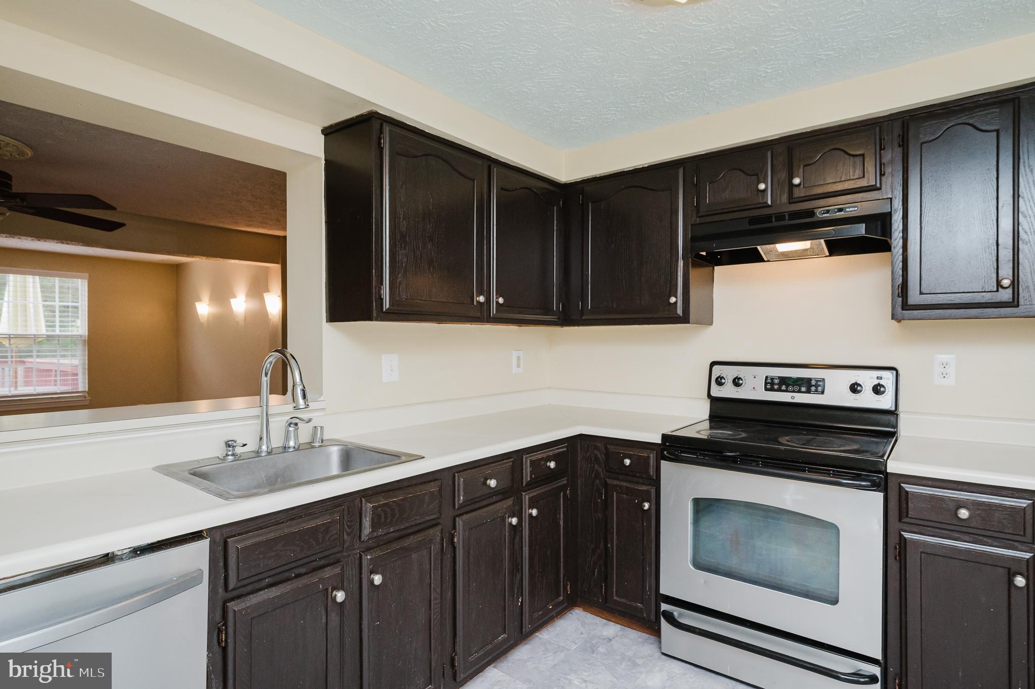 VILLAGE AT THOMAS RUN - Residential