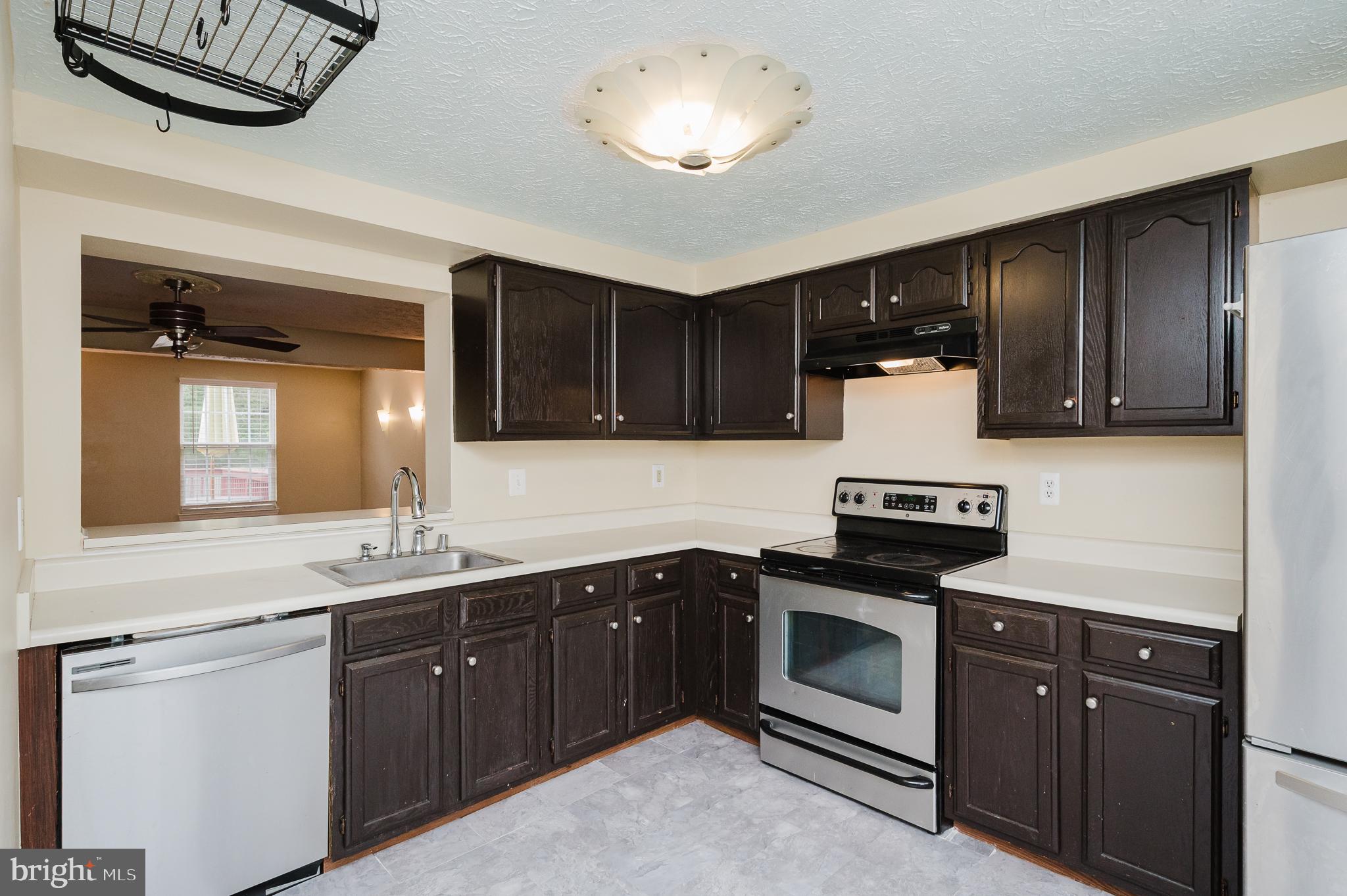 VILLAGE AT THOMAS RUN - Residential
