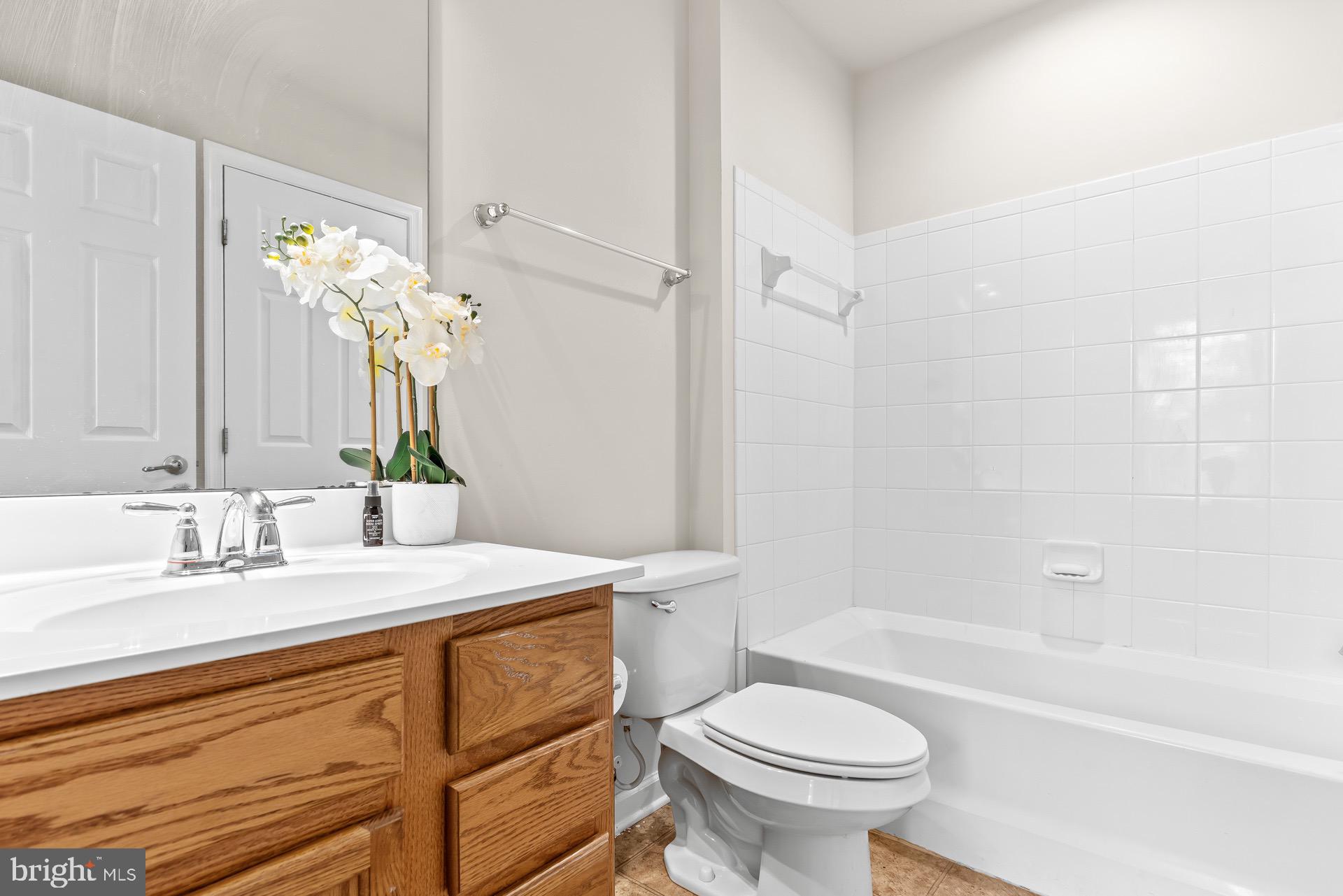 HOWARD SQUARE - Residential