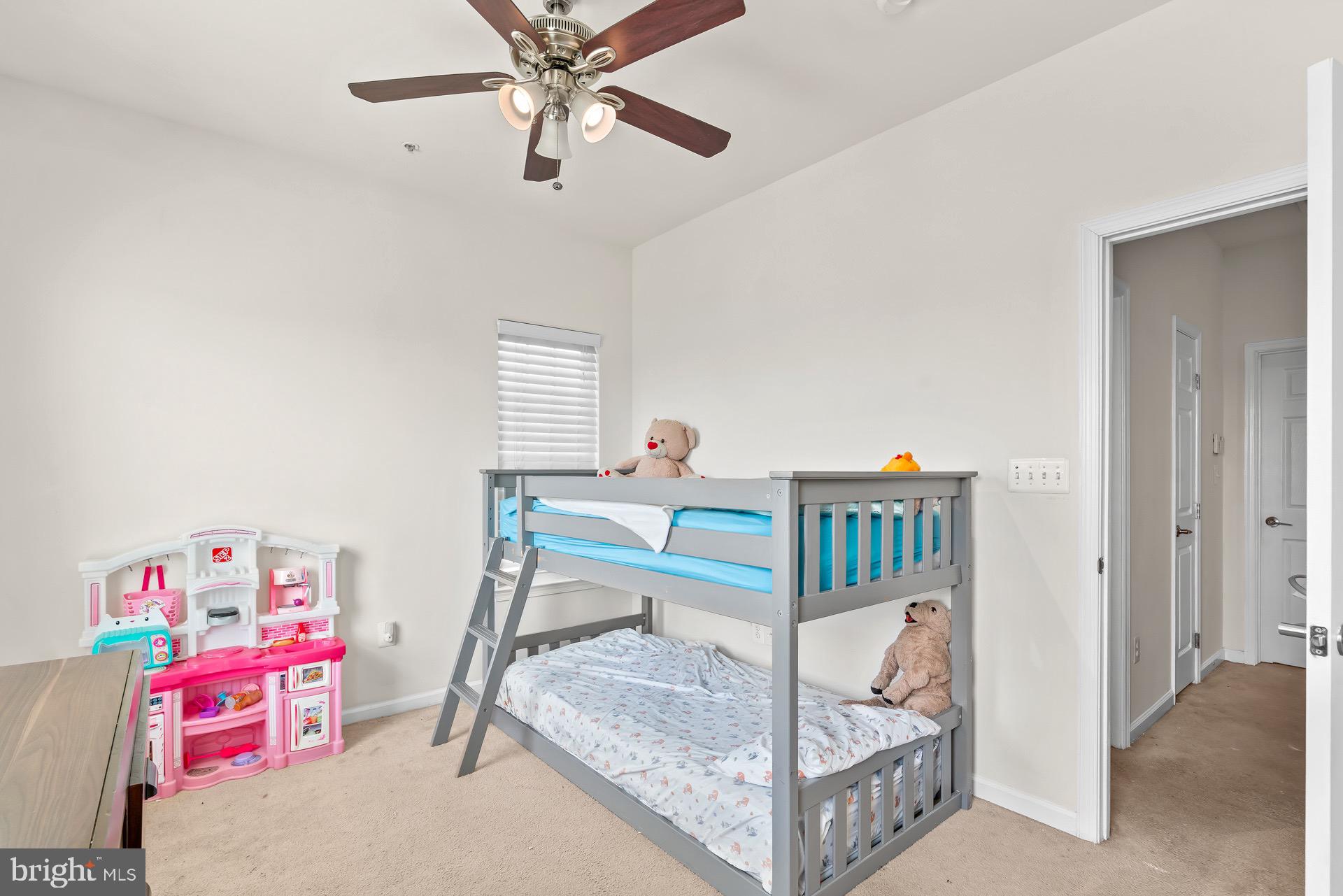 HOWARD SQUARE - Residential