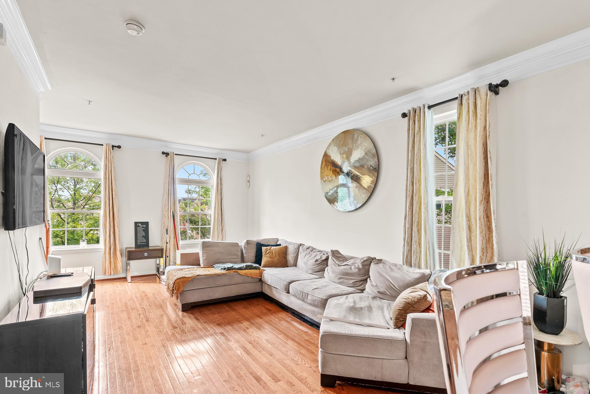 HOWARD SQUARE - Residential