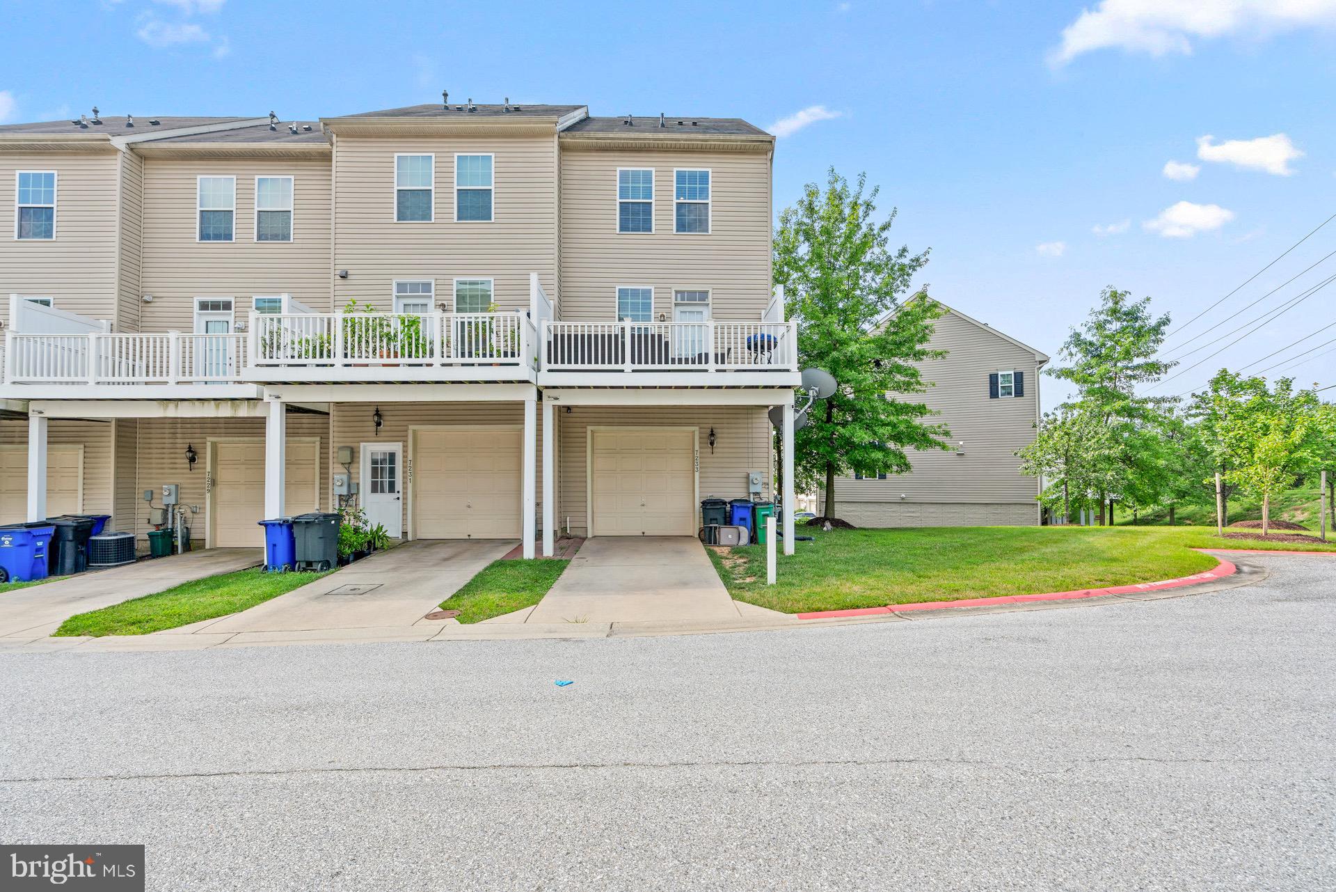 HOWARD SQUARE - Residential