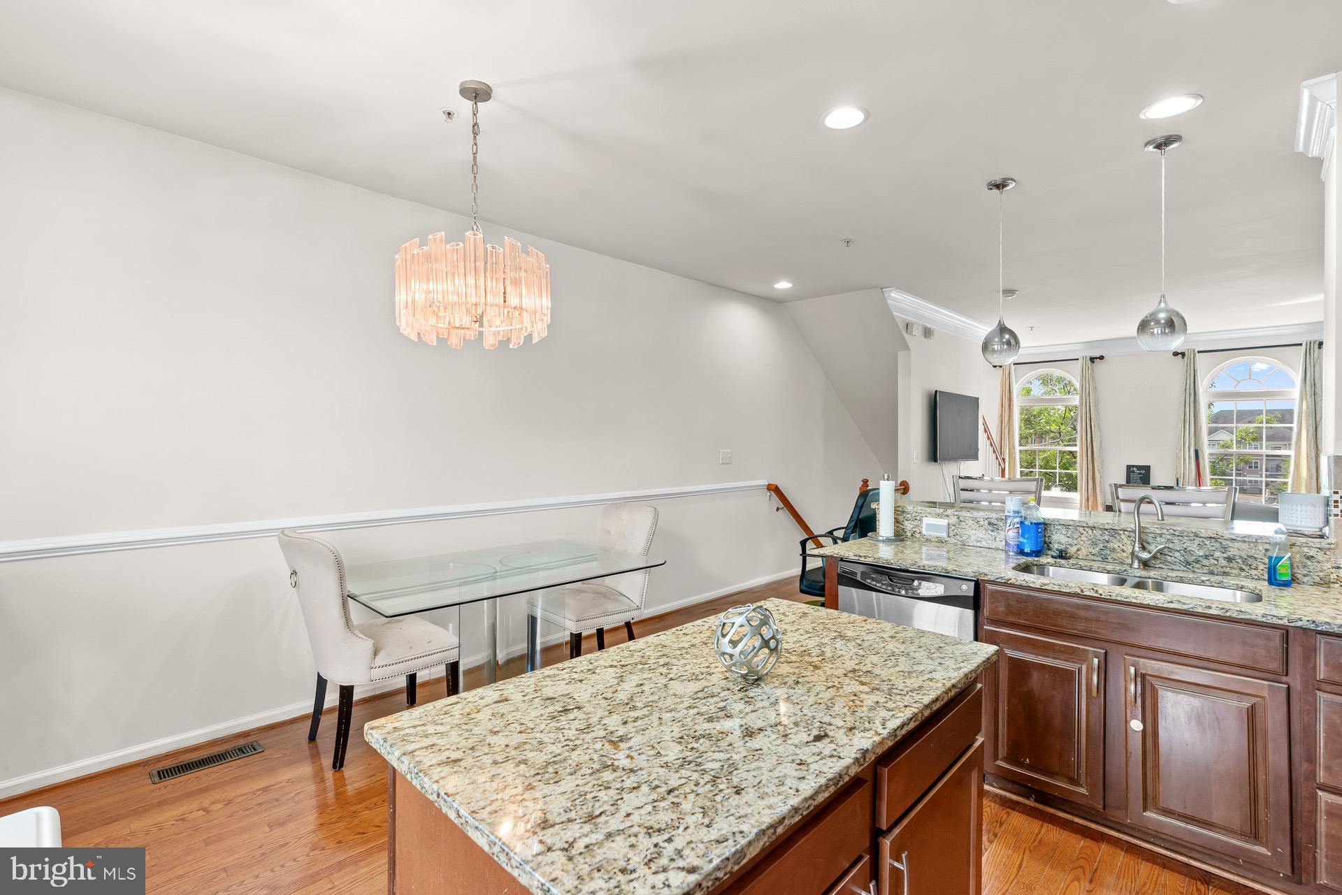 HOWARD SQUARE - Residential