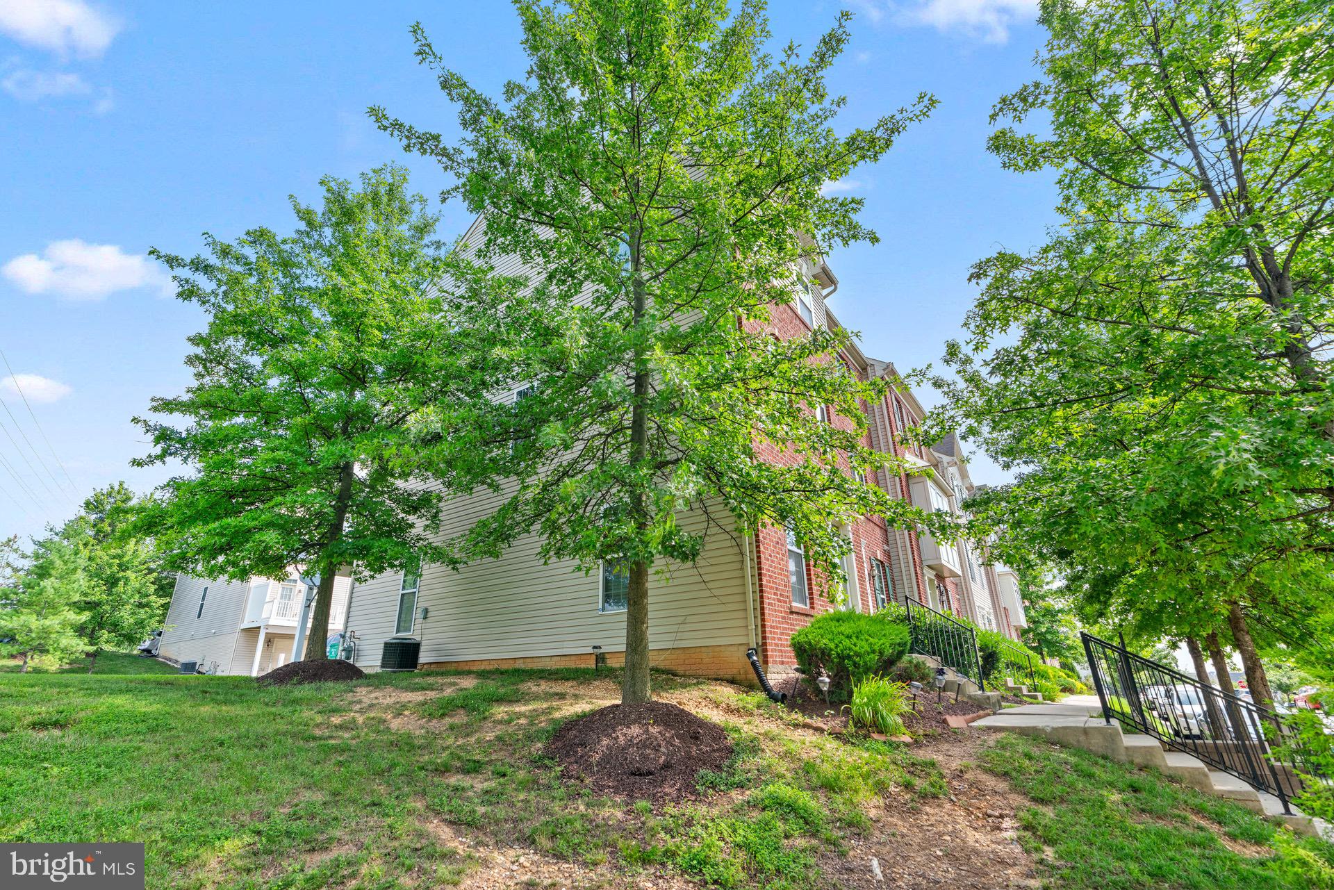 HOWARD SQUARE - Residential