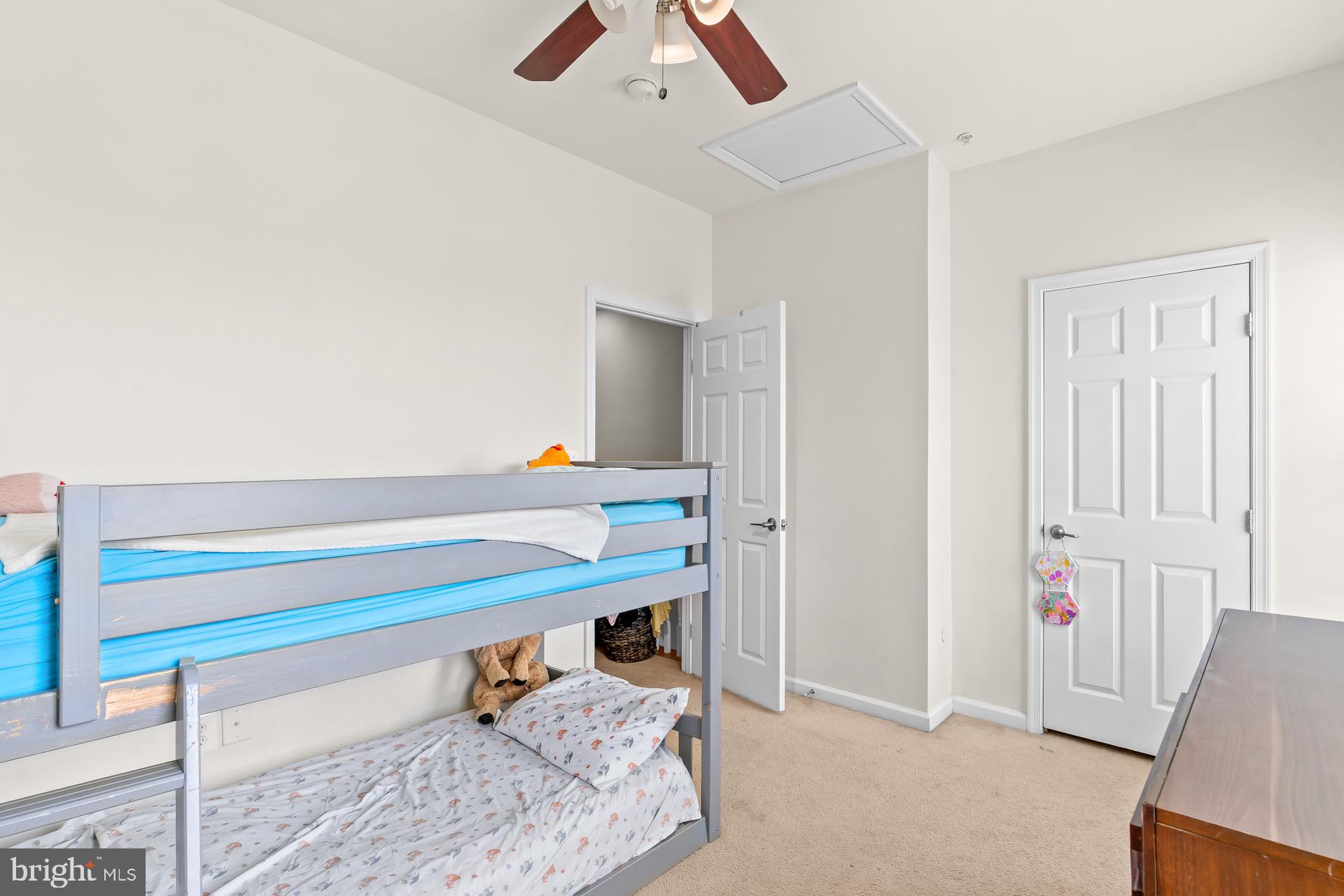 HOWARD SQUARE - Residential