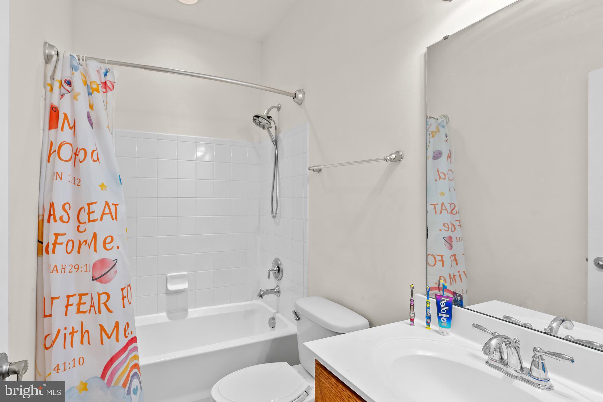 HOWARD SQUARE - Residential