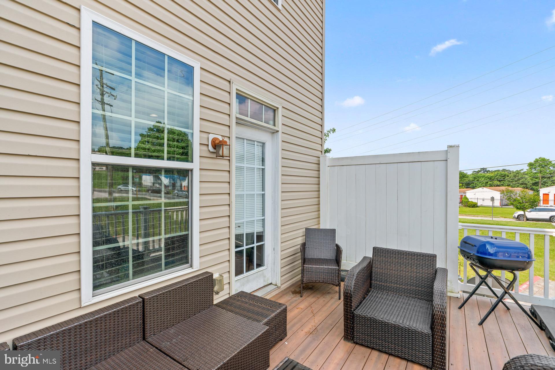 HOWARD SQUARE - Residential