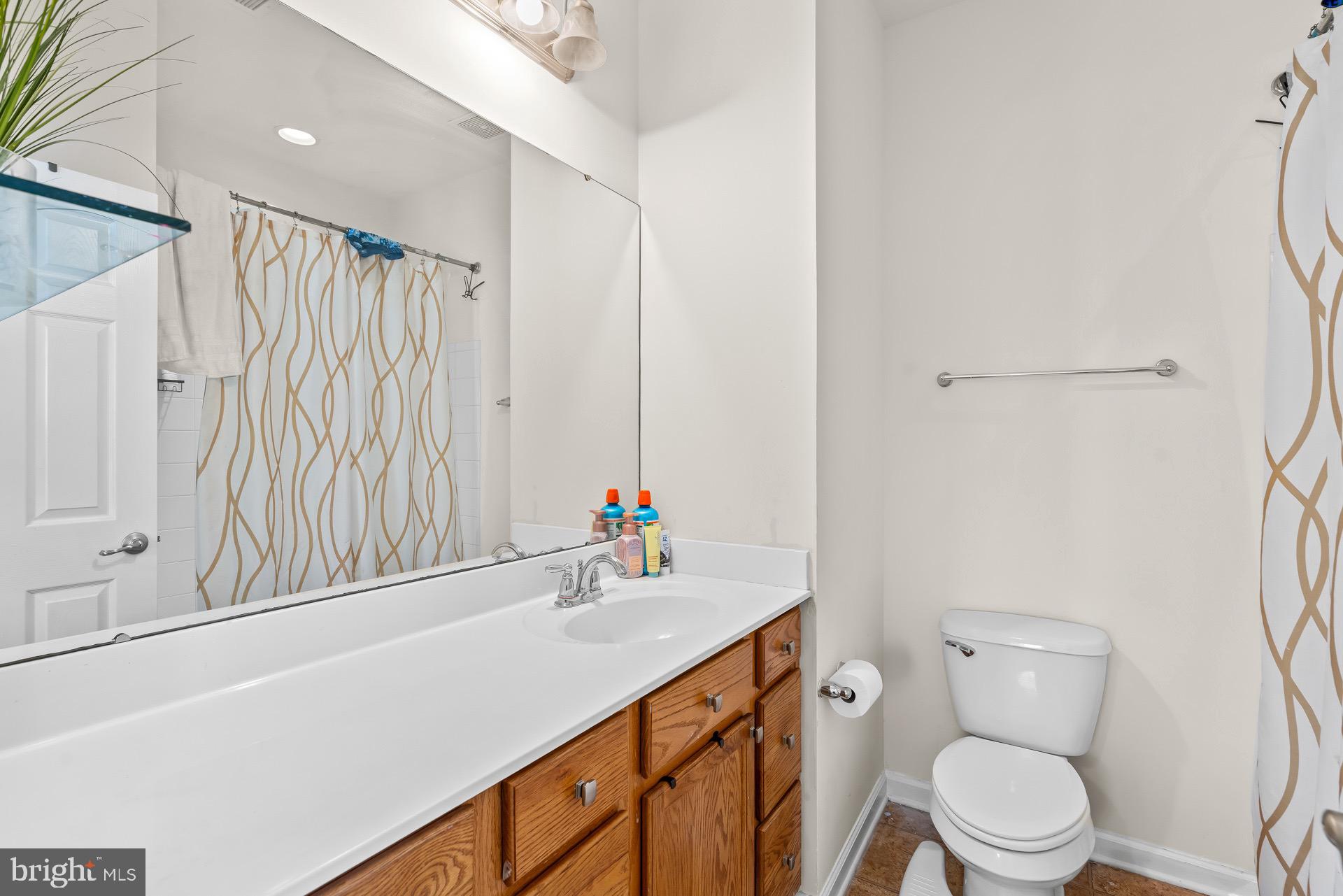 HOWARD SQUARE - Residential