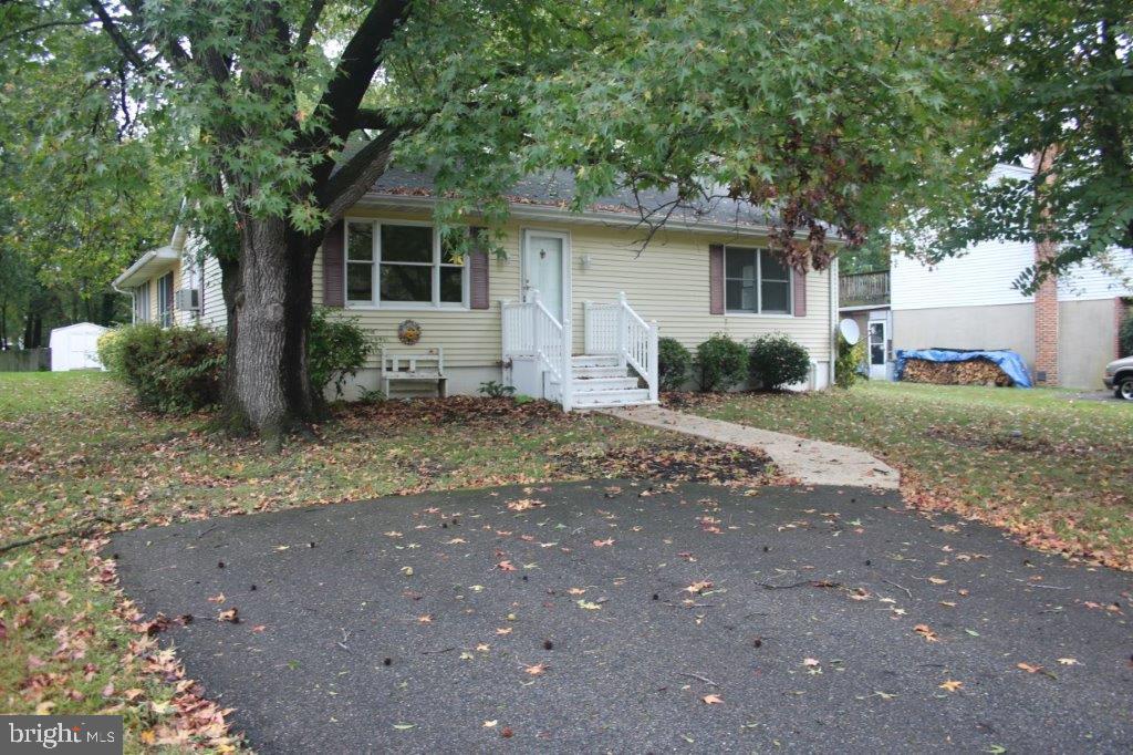 914 PETINOT PLACE