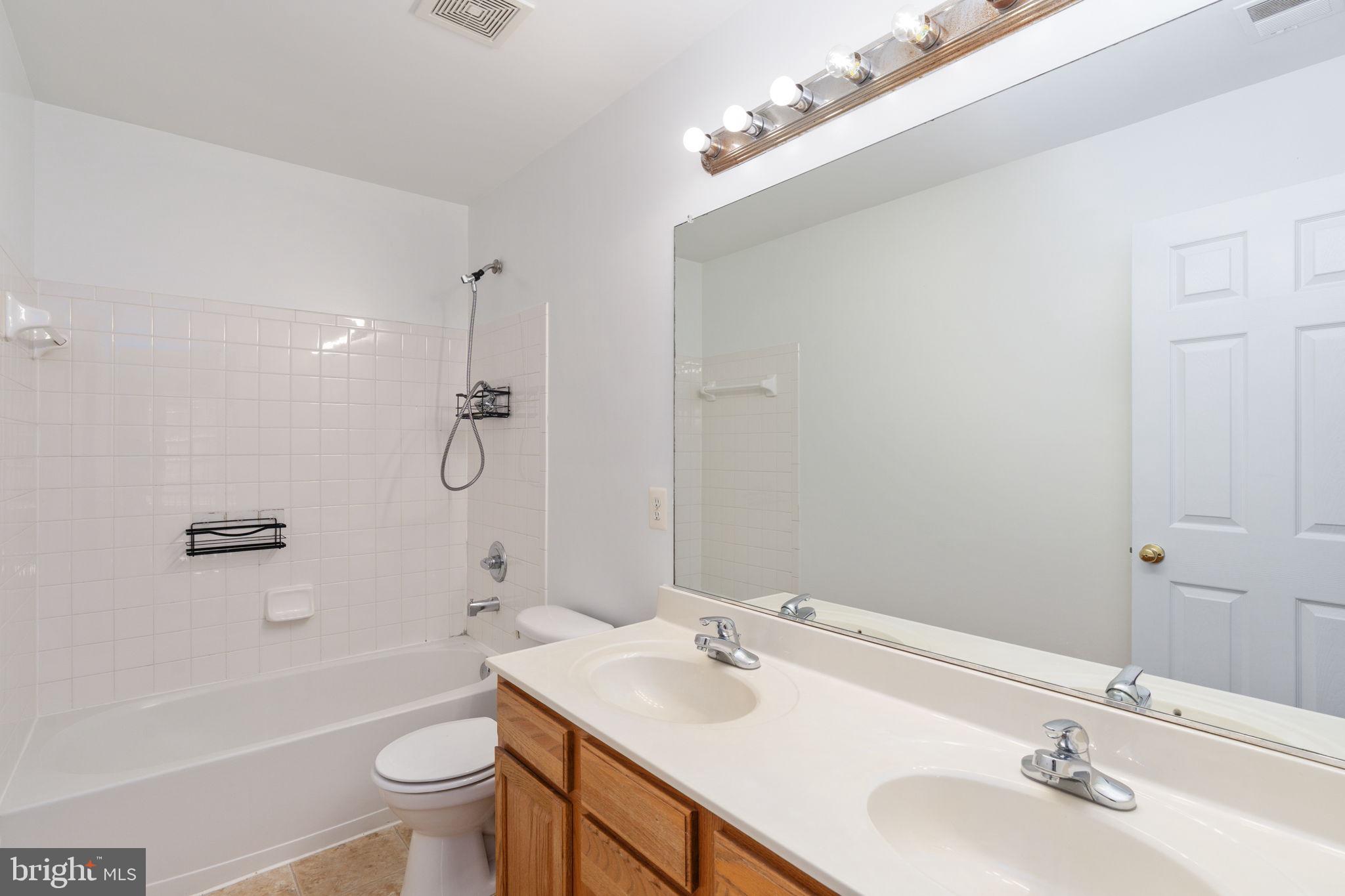 STRATFORD PLACE - Residential