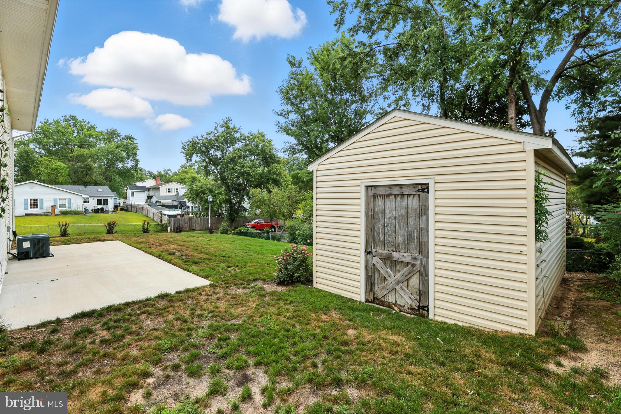 PROVINCES - Residential Lease