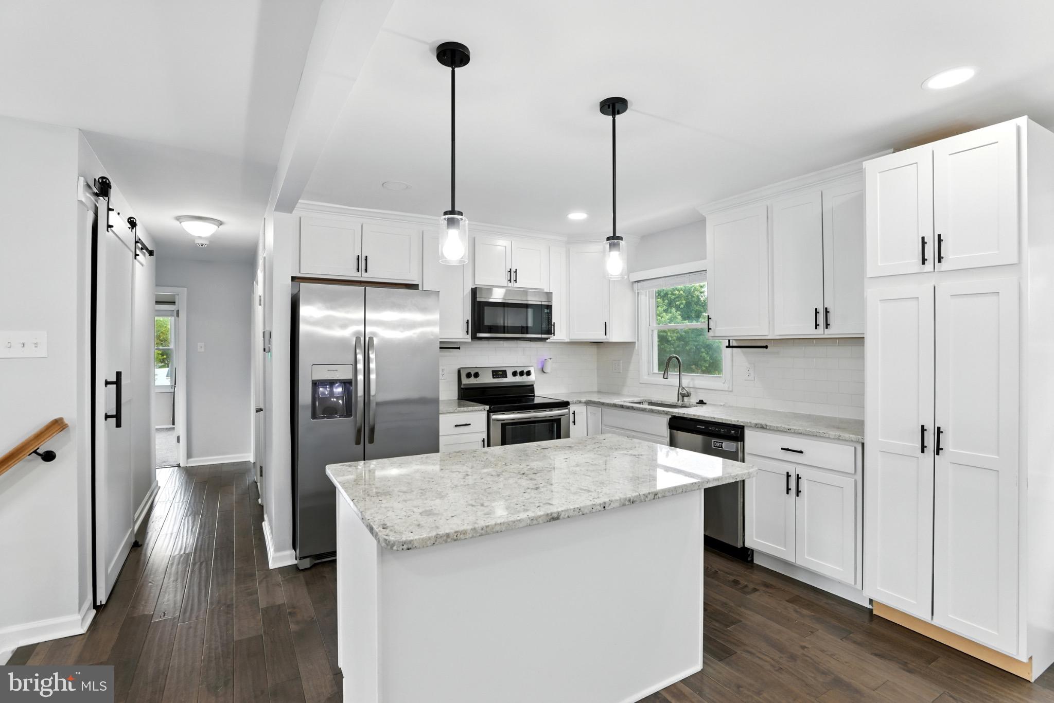 PROVINCES - Residential Lease