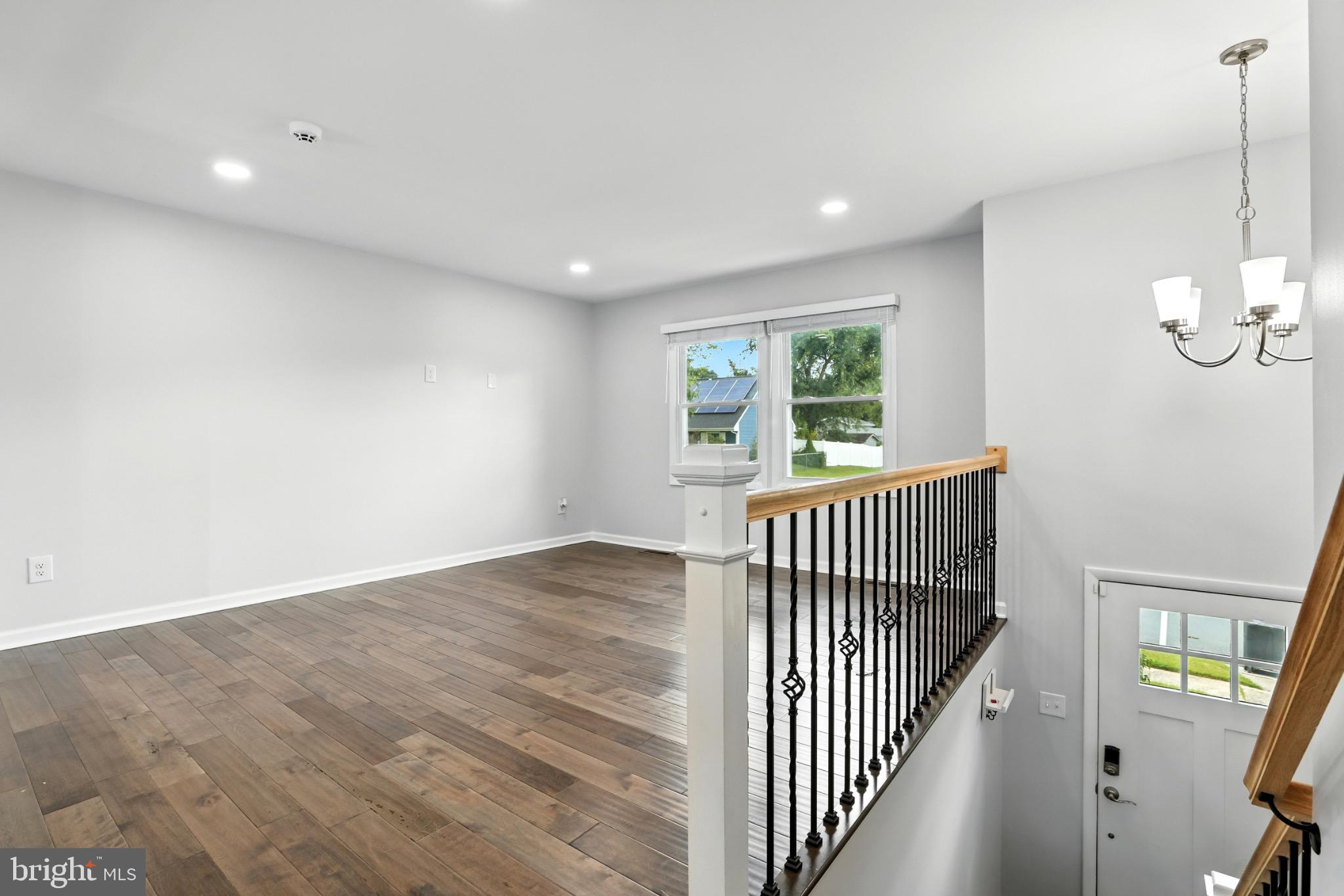 PROVINCES - Residential Lease