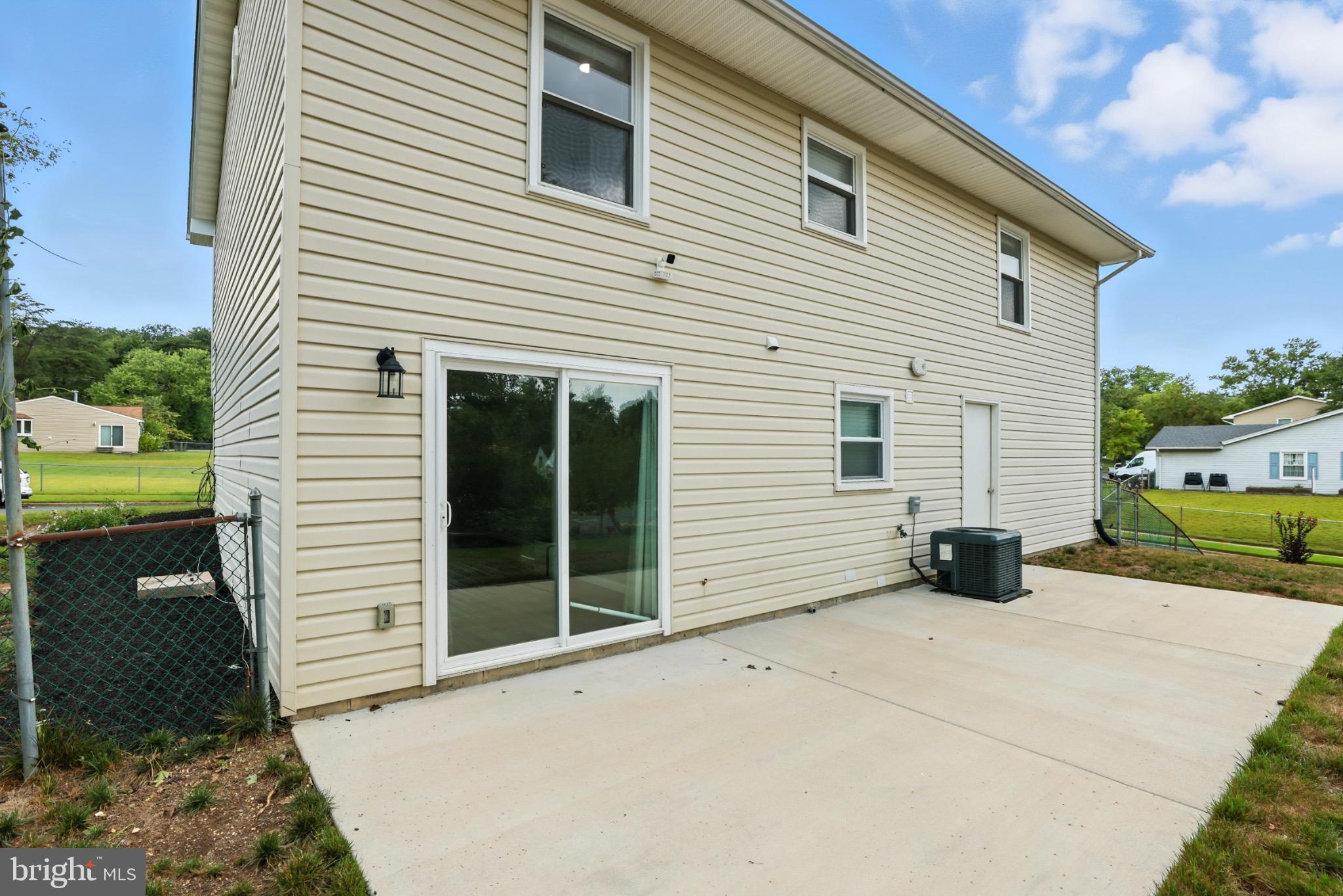 PROVINCES - Residential Lease