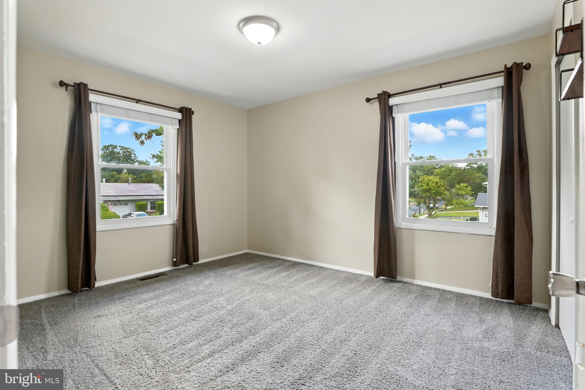 PROVINCES - Residential Lease