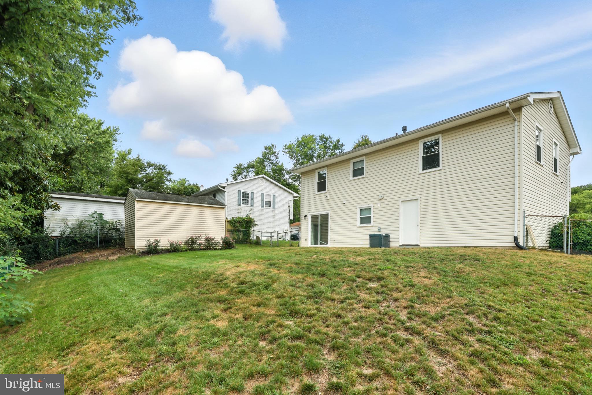 PROVINCES - Residential Lease