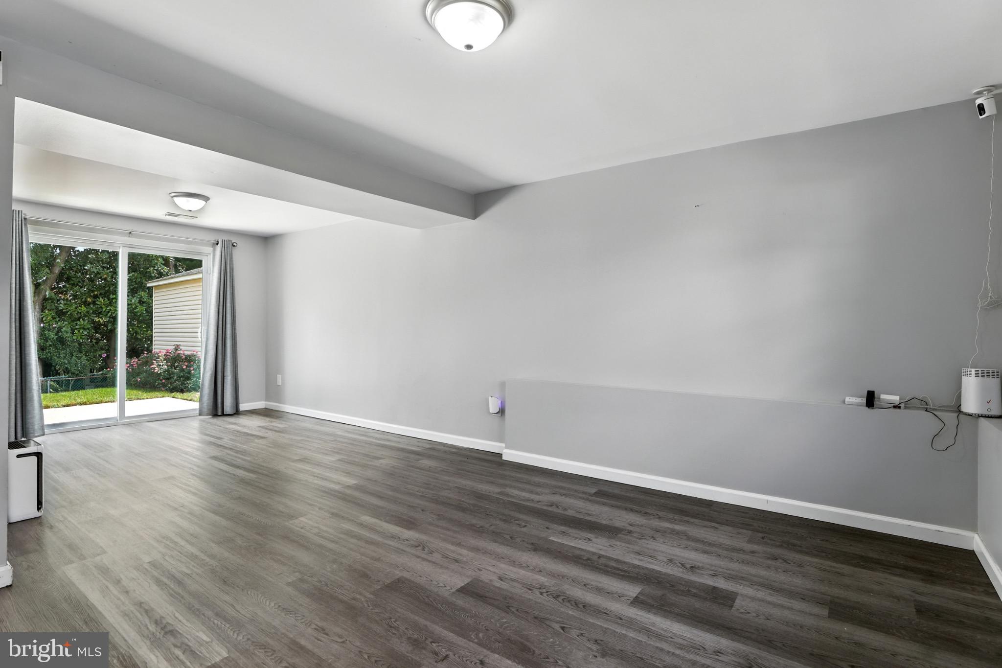 PROVINCES - Residential Lease