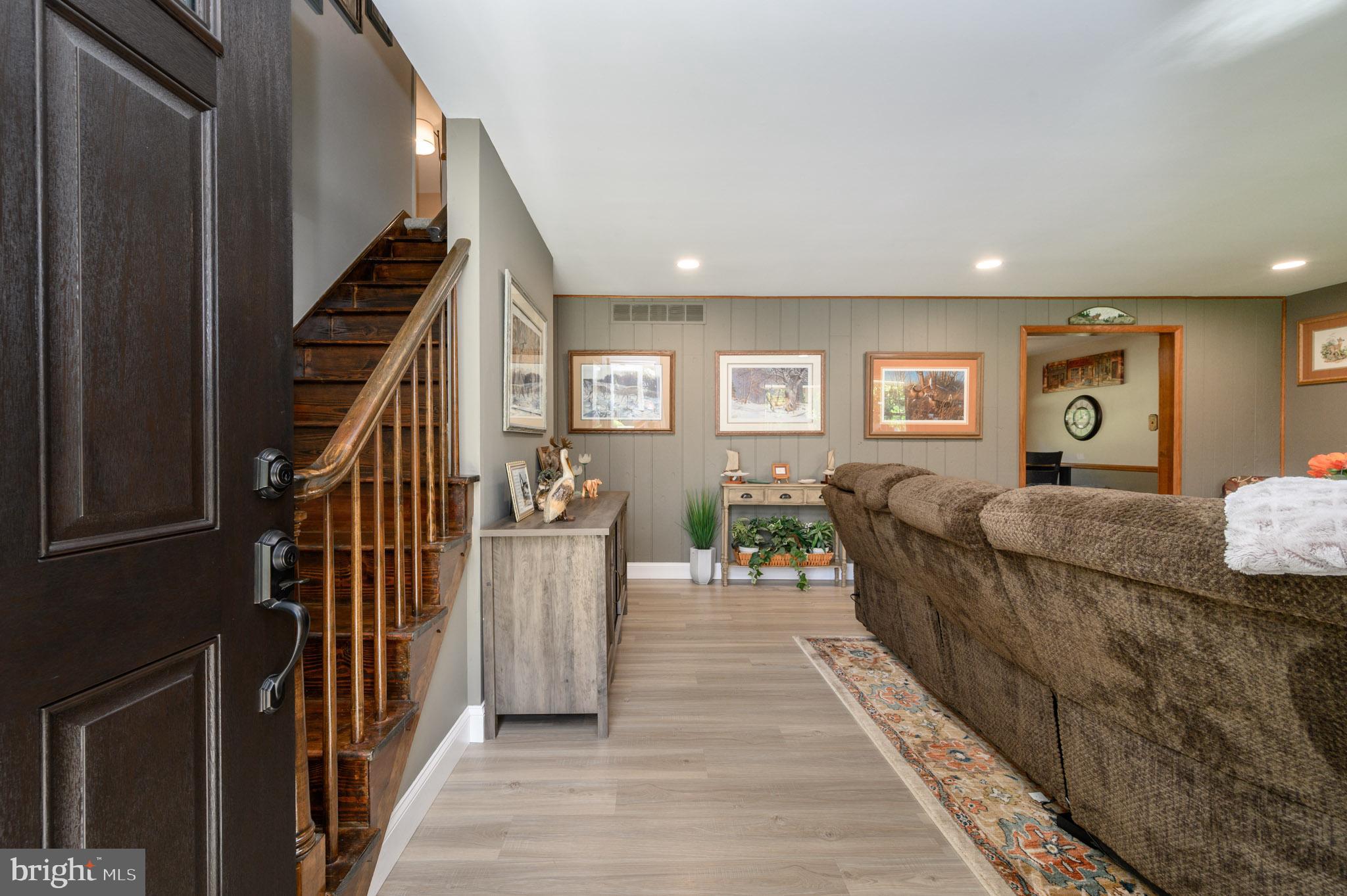 105 MEETINGHOUSE LANE