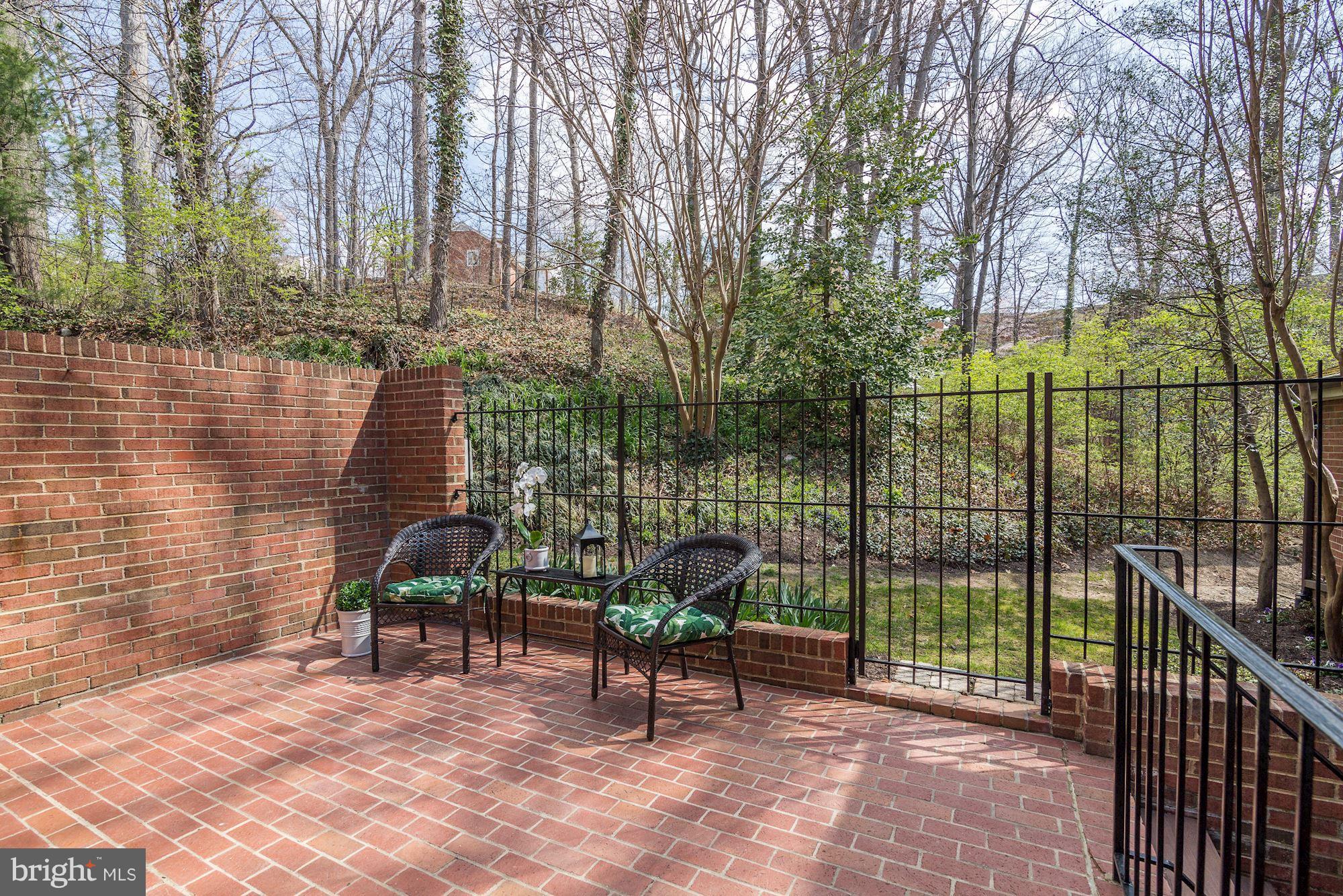 FOREST HILLS - Residential