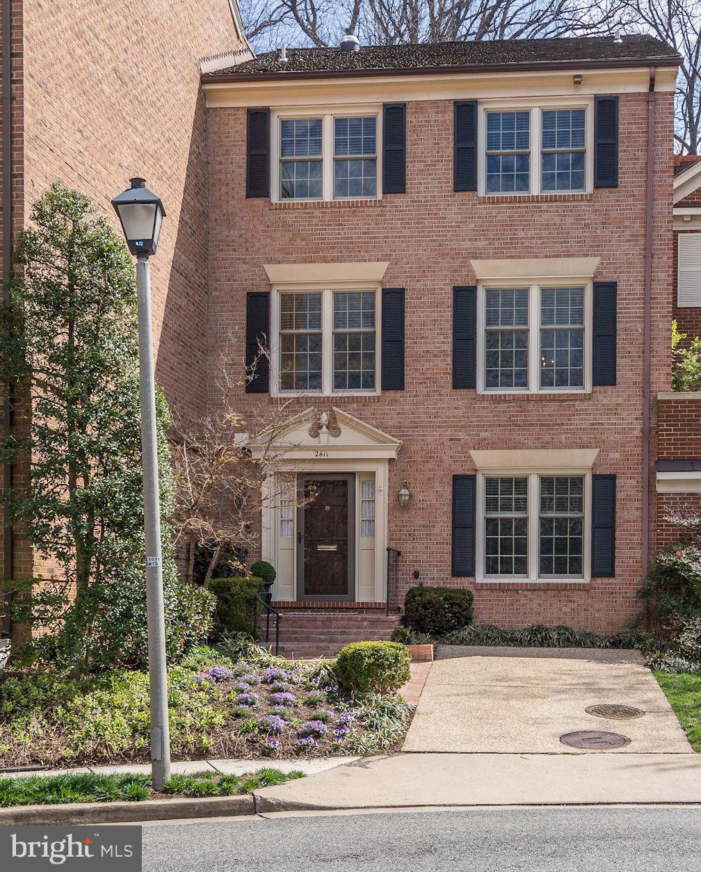 FOREST HILLS - Residential