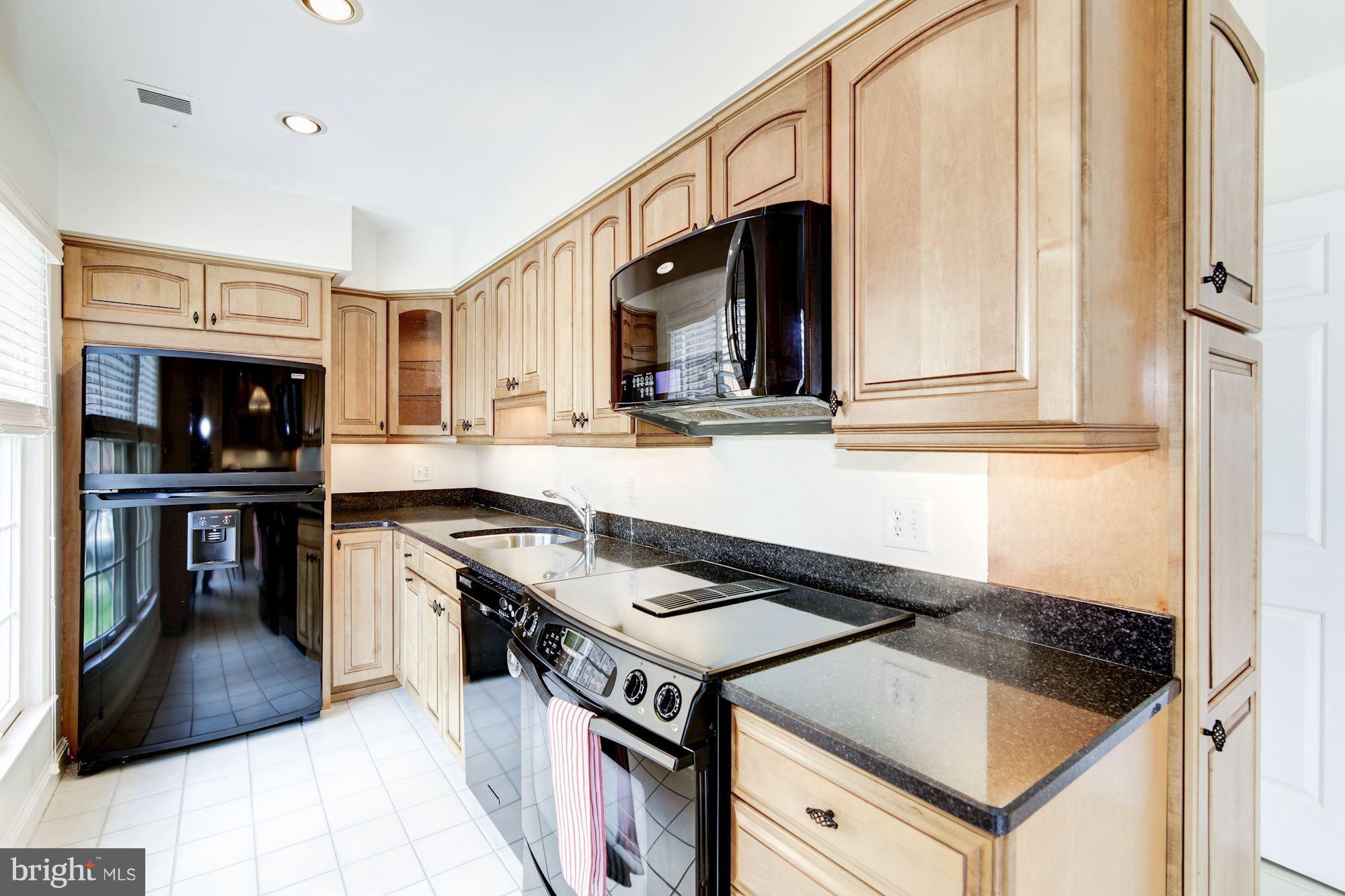 FOREST HILLS - Residential