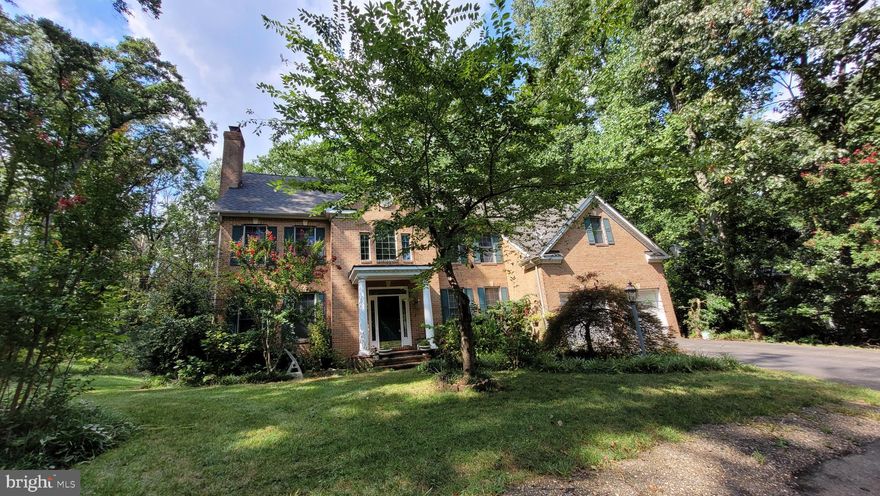 Escape to your own private Estate.   6000+ sqf of finished space with 2.2 acres of land in the most desirable location of Annapolis.  6 Bedrooms, 4.5 Bathrooms, with  > 1000sqf for Master Suite.  Two Fireplaces.  Move-in condition.  Potential for subdivision (check with engineer/county).  

A stone's throw to downtown without the city taxes.  Across from B&A bike Trail & WWII Memorial.  Direct access to Rt50 without any stoplights!  BroadneckHS/Severn RiverMS/ArnoldES.   Agent Owner.  Must Call the Agent to show.
Must be accompanied by agent.

All reasonable offers will be considered.