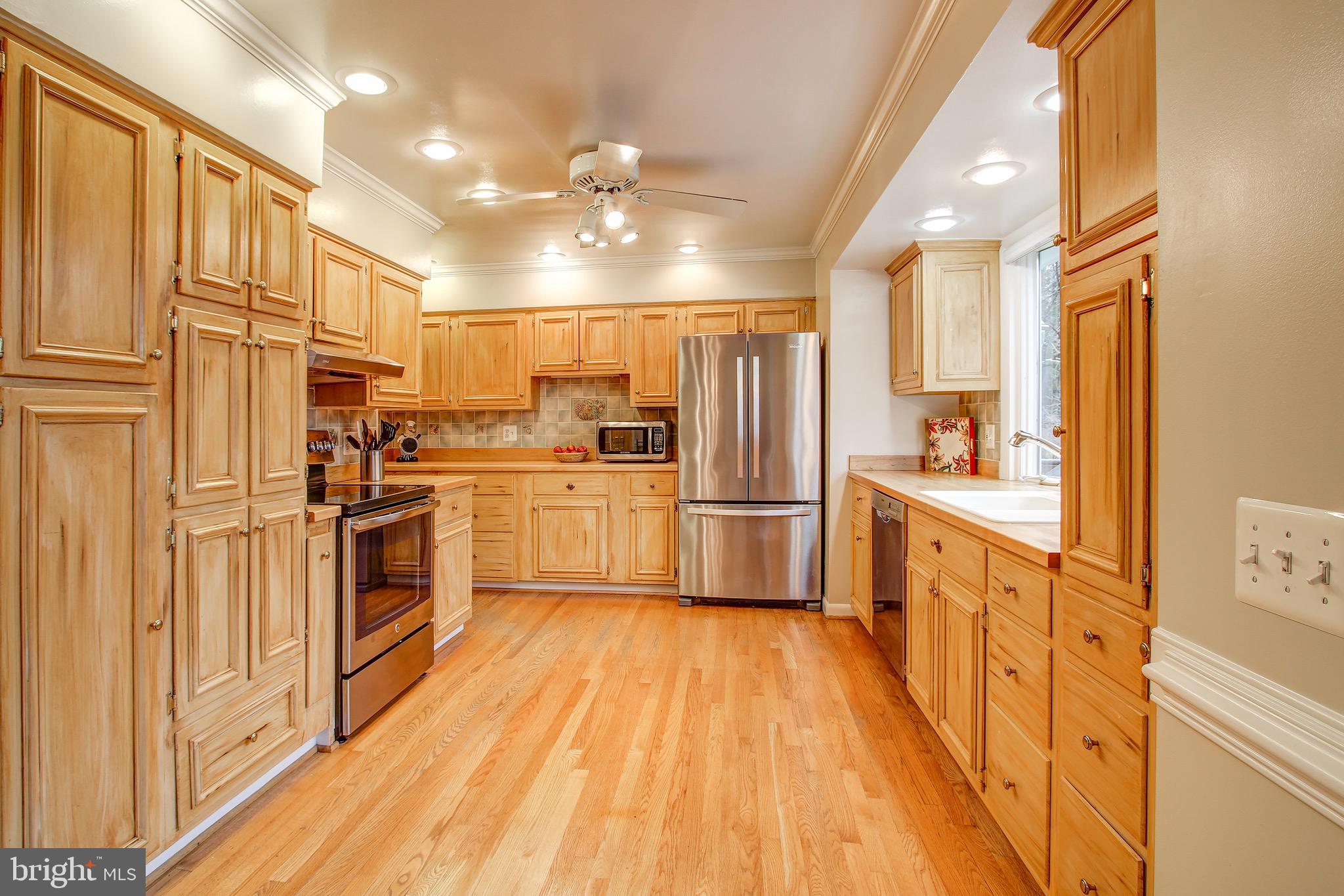 WESTBRIAR COUNTRY CLUB ESTATES - Residential