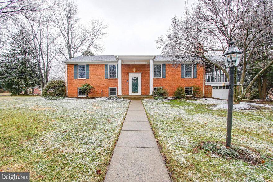 Well-maintained single family home with 5 bedrooms, 3 full baths and 1 car garage. Inviting family room with gas fireplace and wet bar, spacious screened-in porch, and deck off of kitchen and dining room overlooking a large backyard. Wood floors, chair rails, and crown molding on upper level, kitchen with stainless and living room with wood-burning fireplace. New roof, new carpet, plenty of storage, and freshly painted.  Convenient to Tysons Corner and I-495, and minutes to shops and restaurants.  Located across from Westwood Country Club golf course. In Madison High School pyramid.