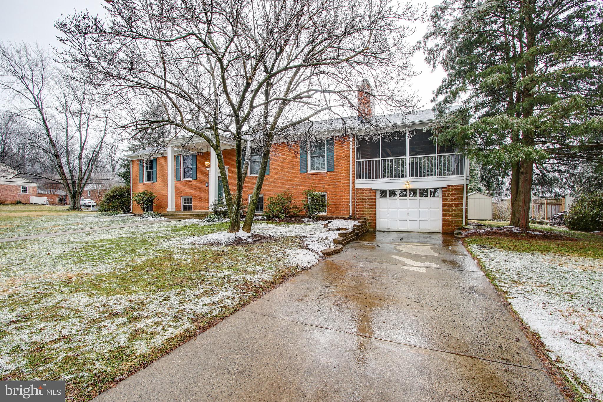 WESTBRIAR COUNTRY CLUB ESTATES - Residential