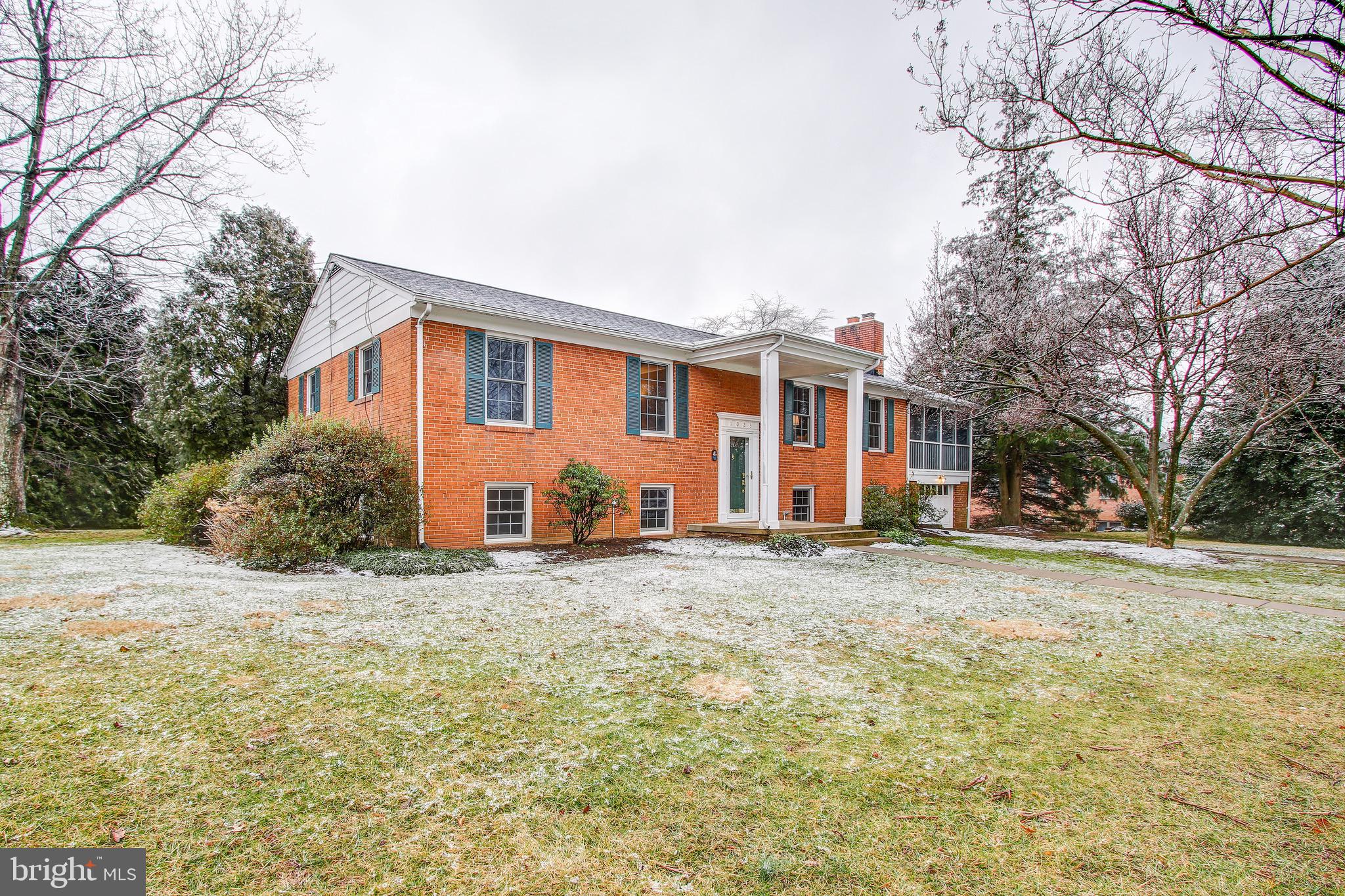 WESTBRIAR COUNTRY CLUB ESTATES - Residential