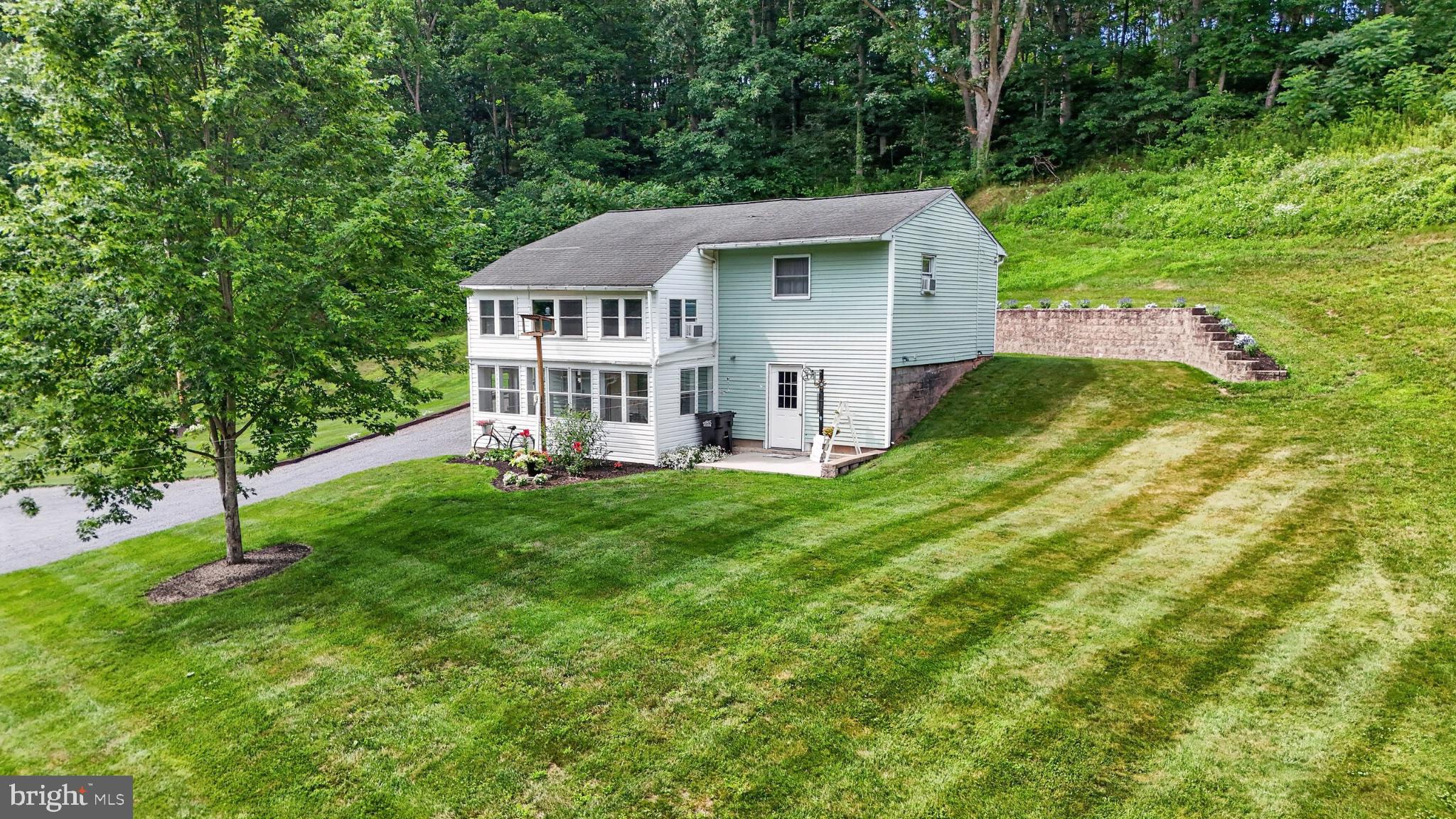 542 HONEYMOON TRAIL ROAD