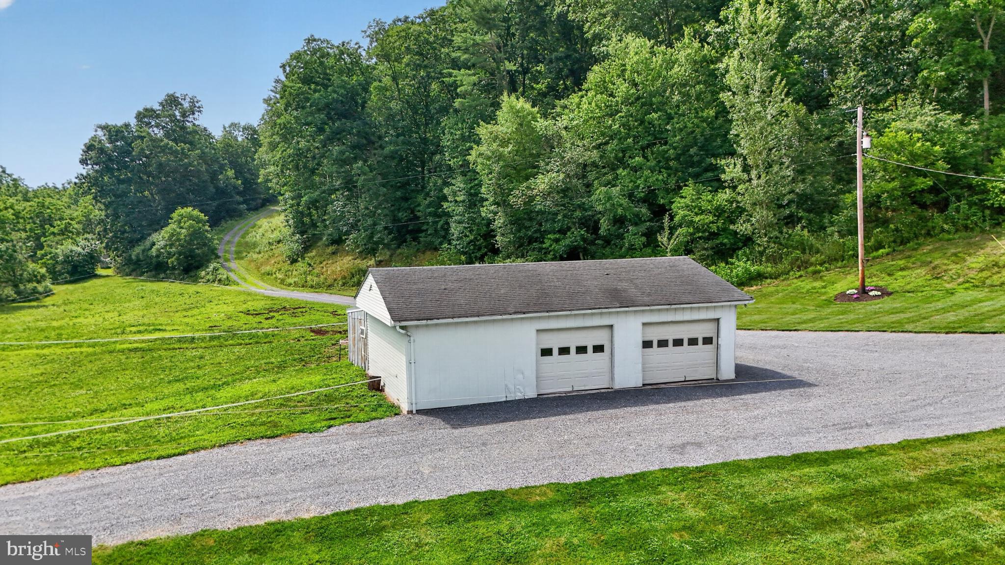 542 HONEYMOON TRAIL ROAD