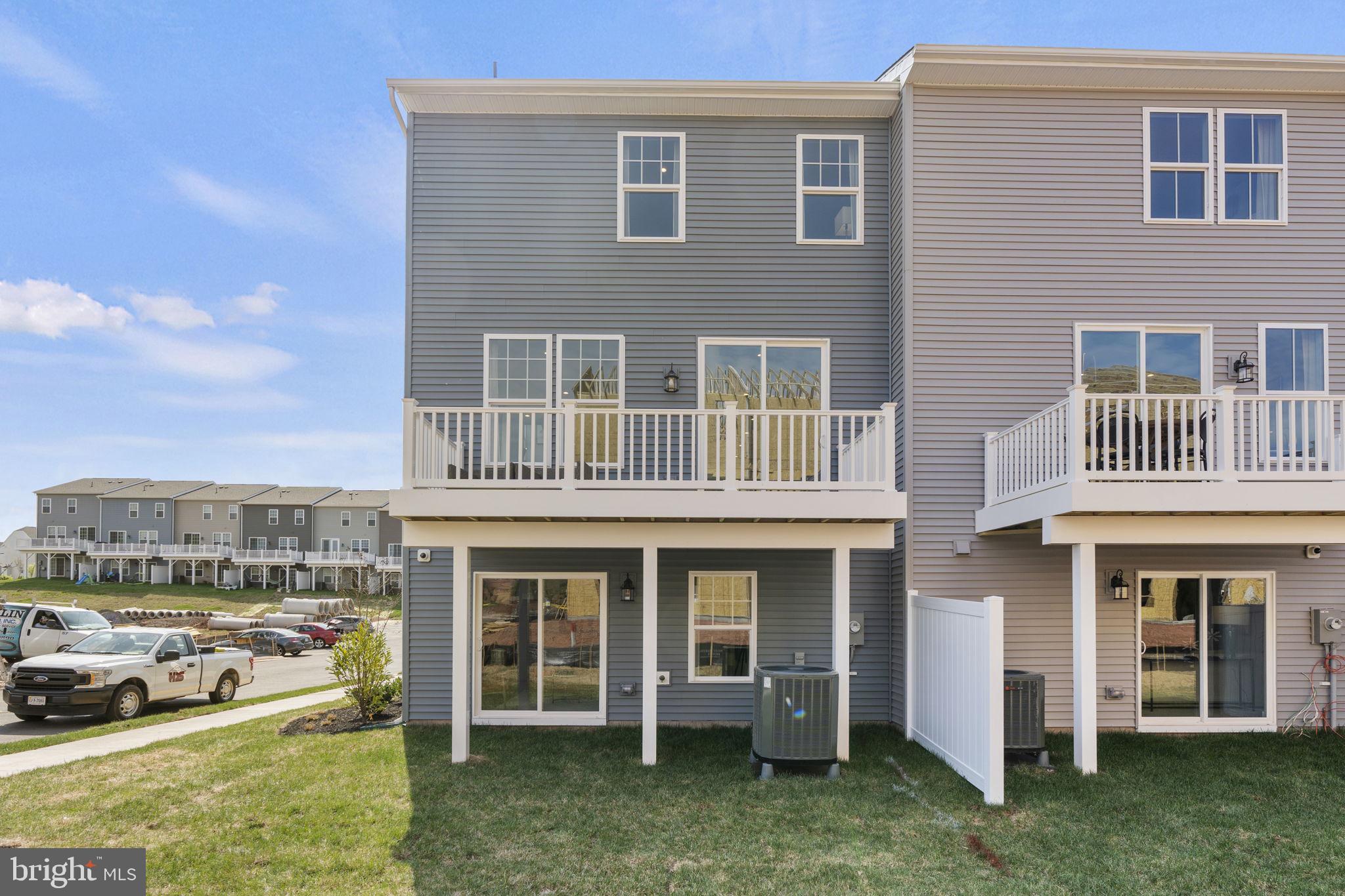 POTOMAC SHORES - Residential