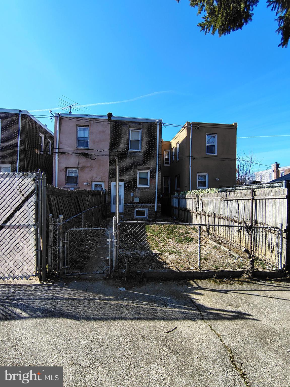 LAWNCREST - Residential