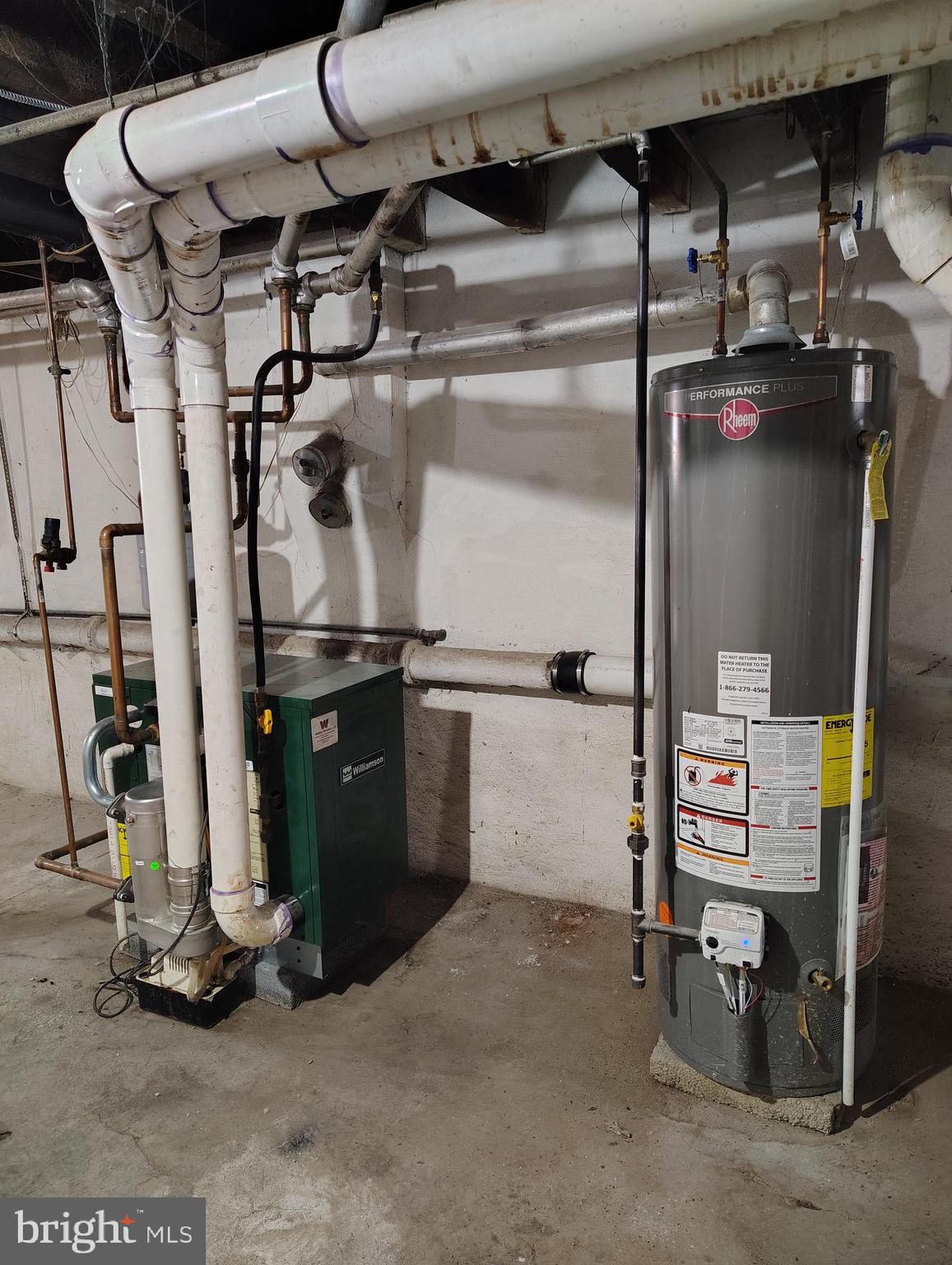 LAWNCREST - Residential