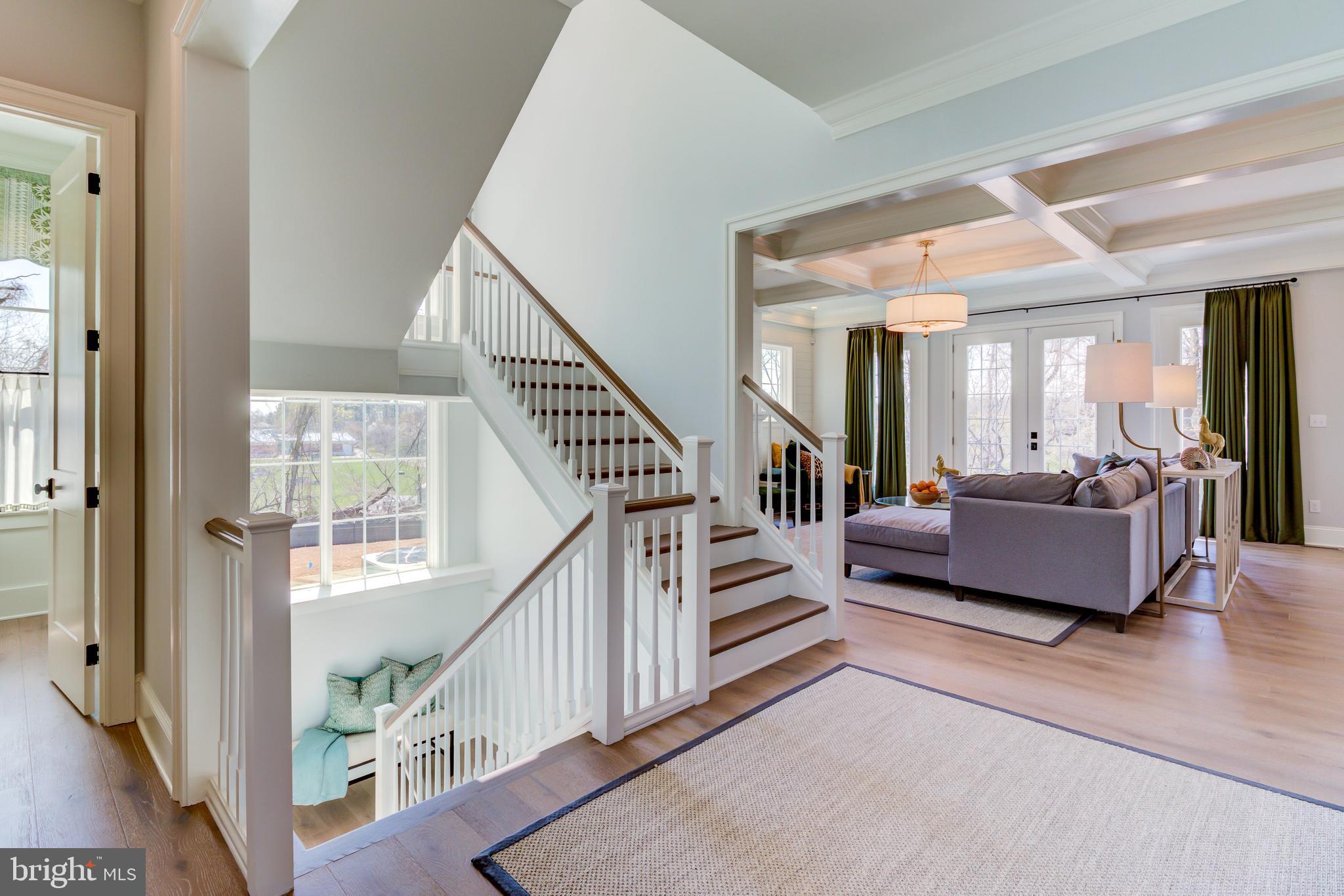 WHITE HORSE - Residential