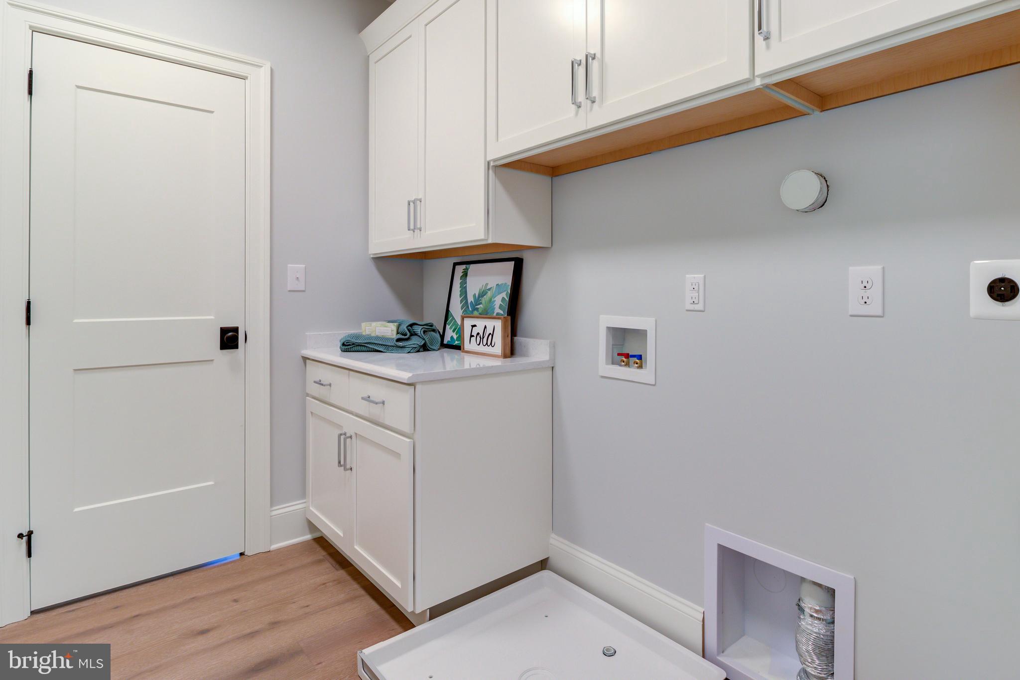 WHITE HORSE - Residential