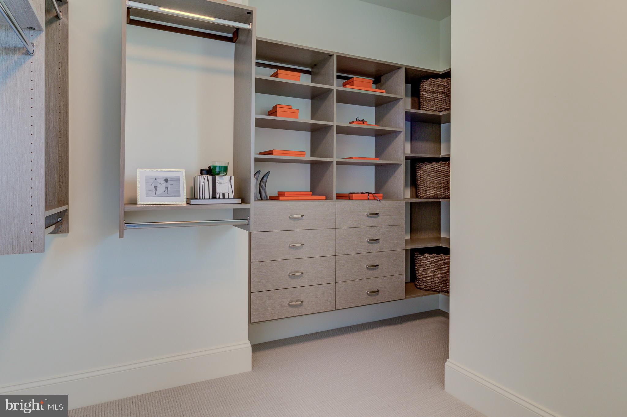 WHITE HORSE - Residential