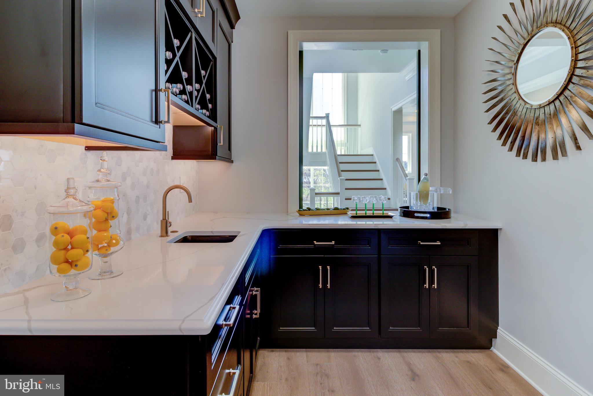 WHITE HORSE - Residential