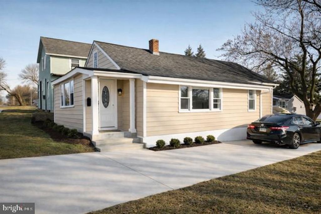 Photo of 1904 Leinbaugh Avenue, LEBANON, PA 17042 (MLS # PALN2024130)