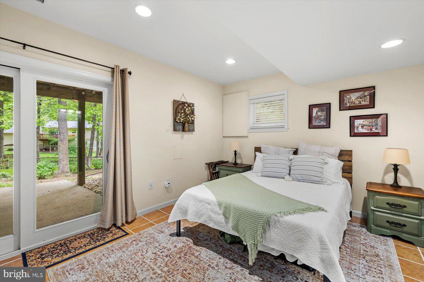 HOLLEYBROOKE - Residential