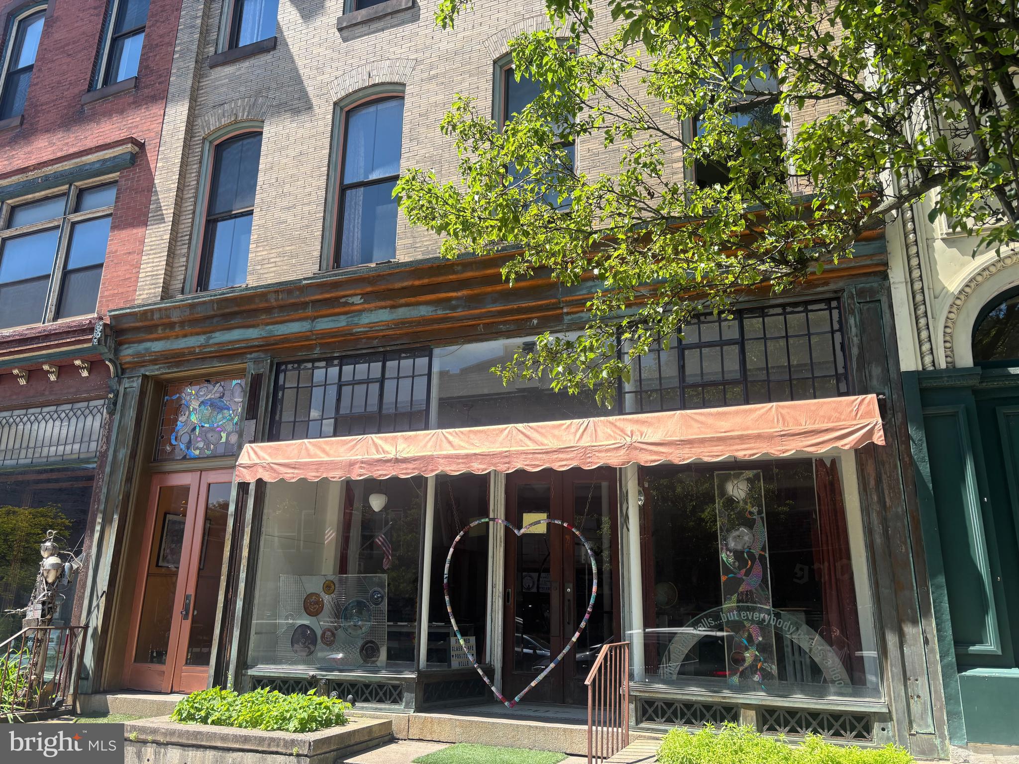 203 N CENTRE STREET