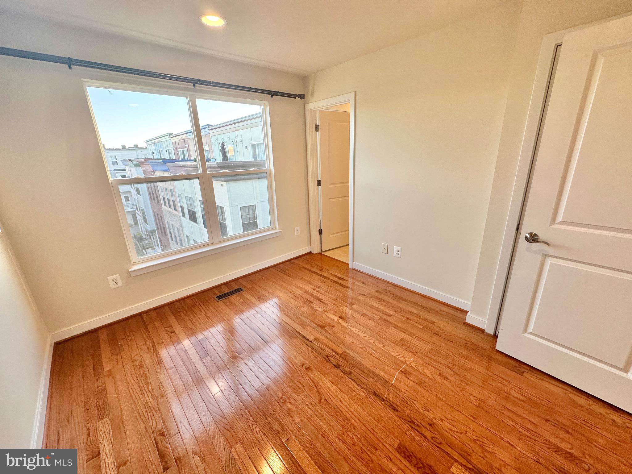 HYATTSVILLE - Residential Lease